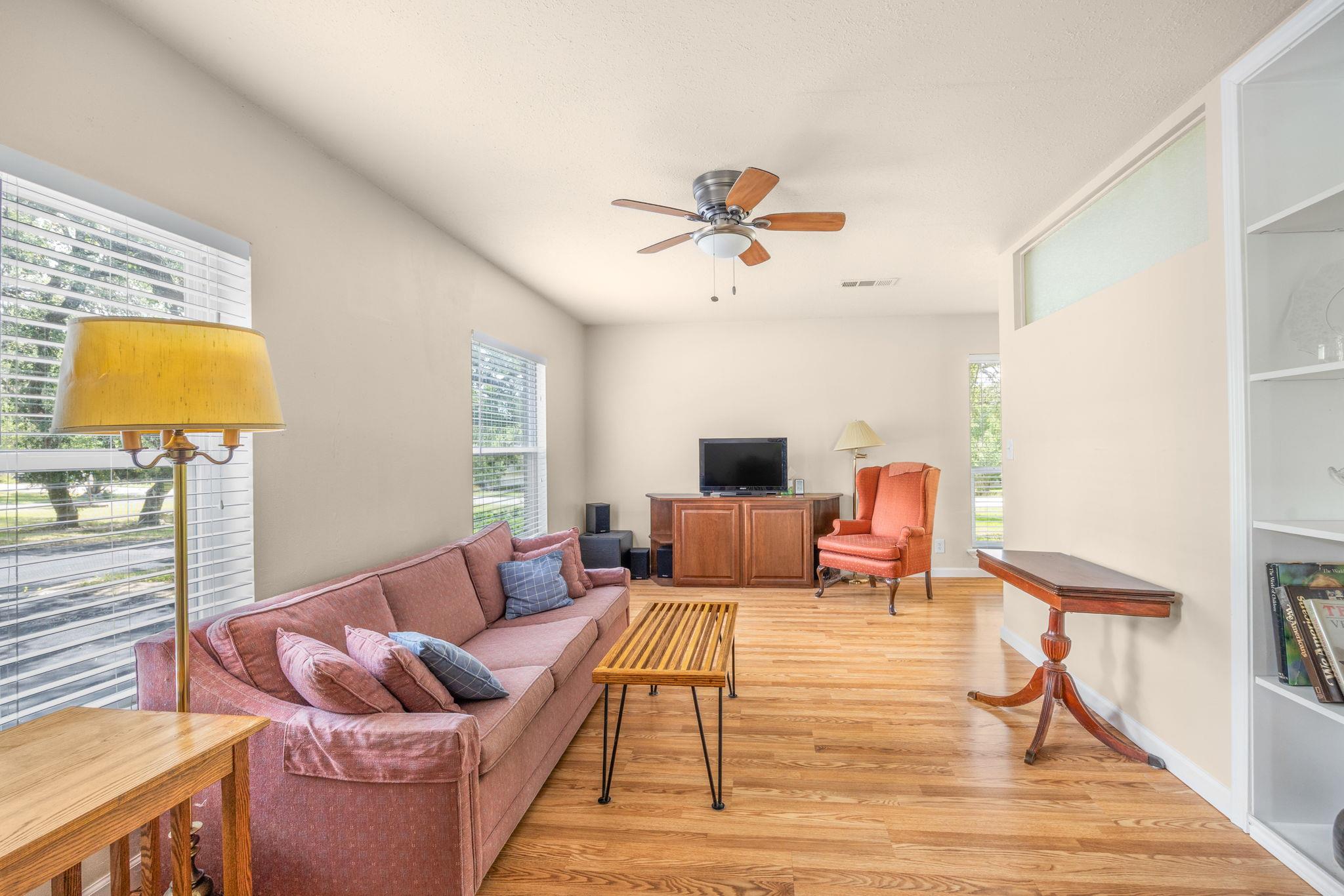 8604 Granada Hills Dr, Austin, TX 78737