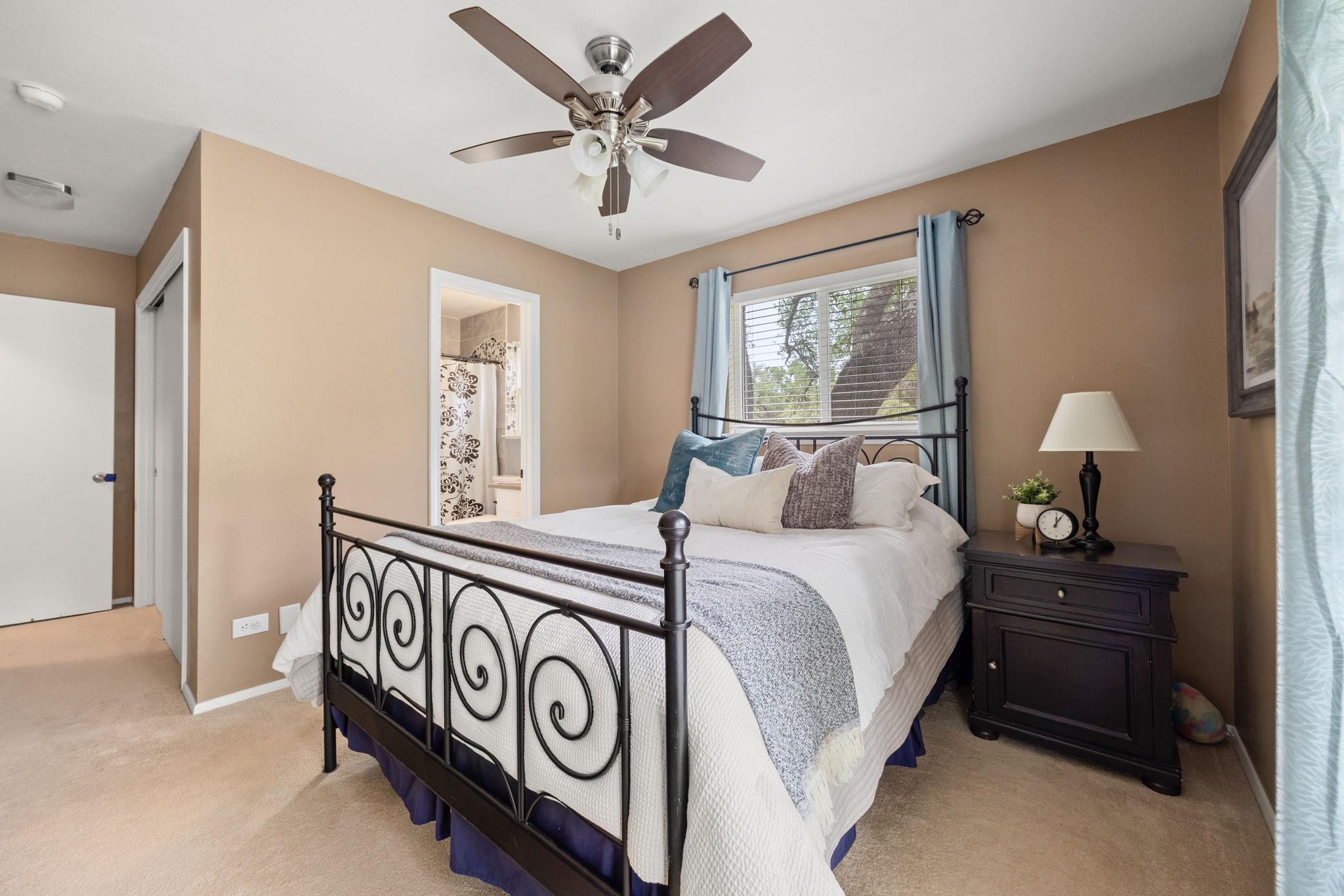 8604 Granada Hills Dr, Austin, TX 78737