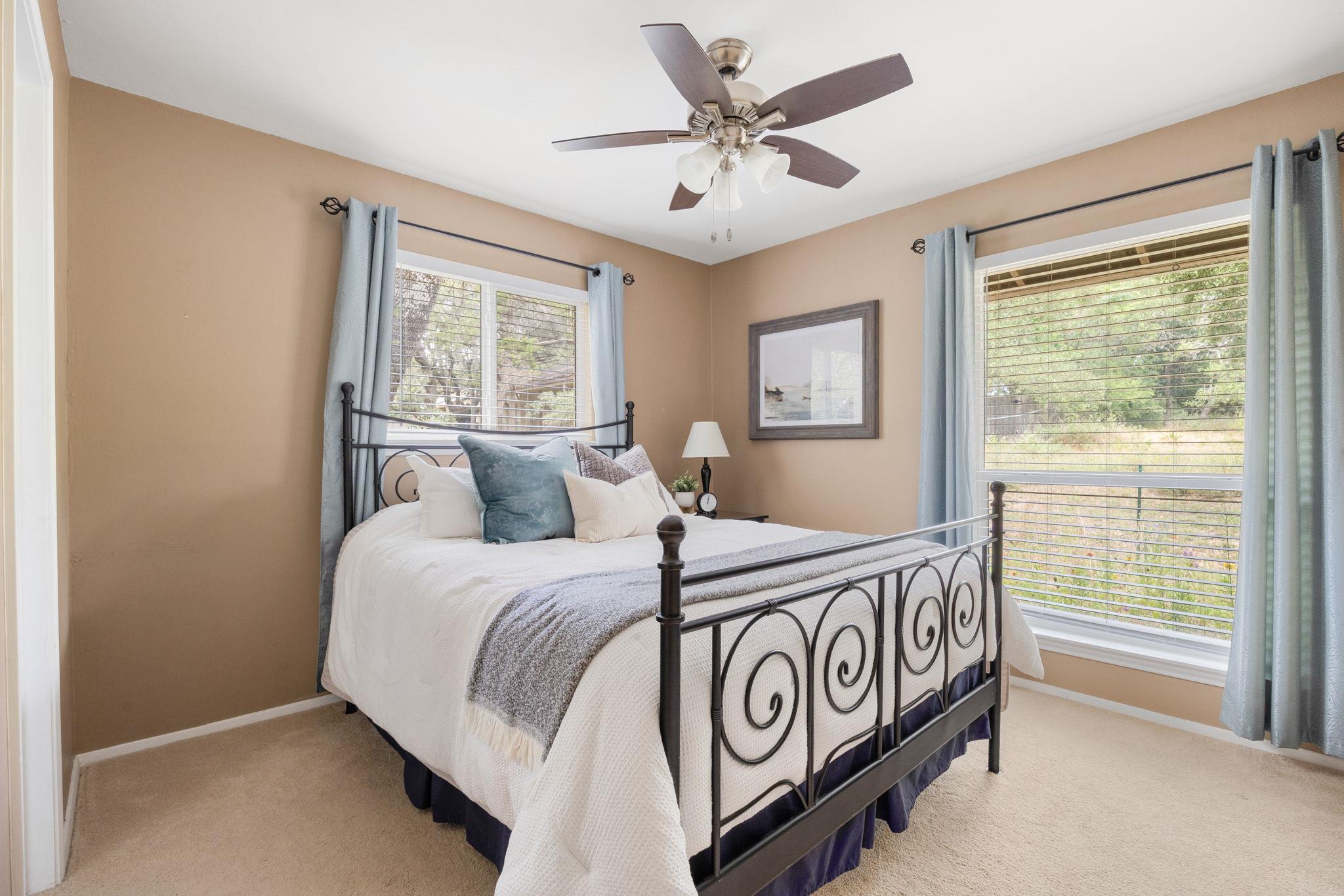 8604 Granada Hills Dr, Austin, TX 78737