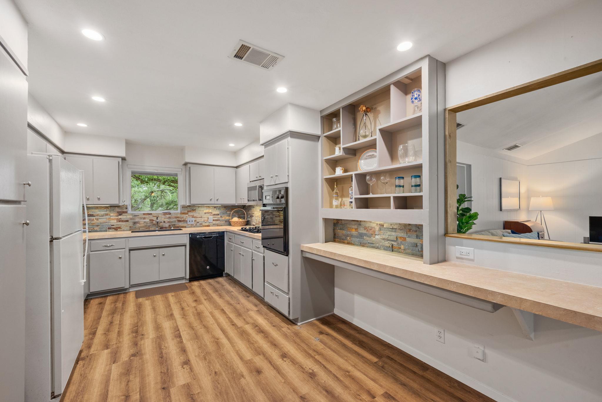 8604 Granada Hills Dr, Austin, TX 78737