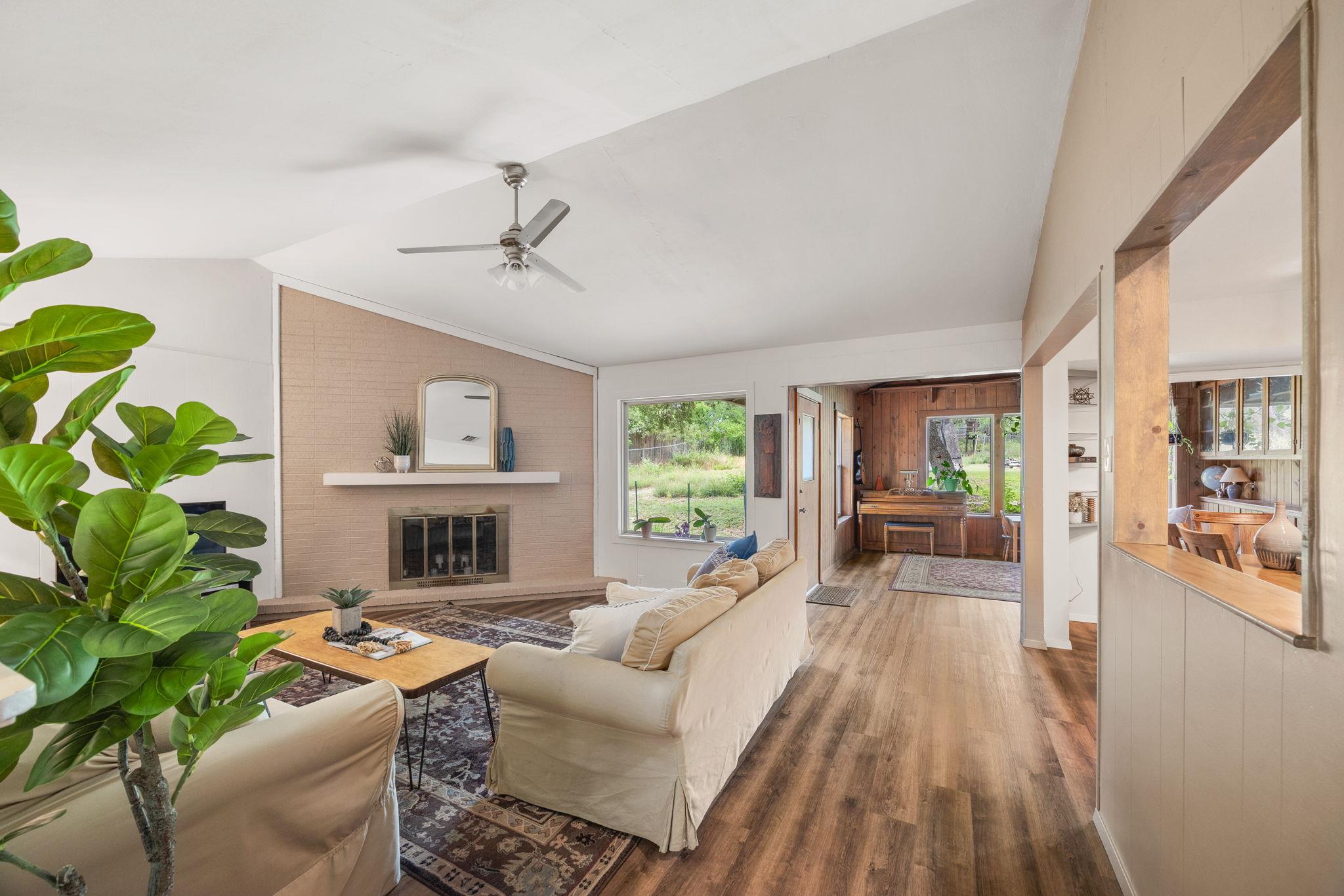 8604 Granada Hills Dr, Austin, TX 78737