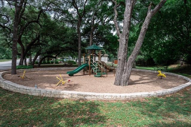 8604 Granada Hills Dr, Austin, TX 78737