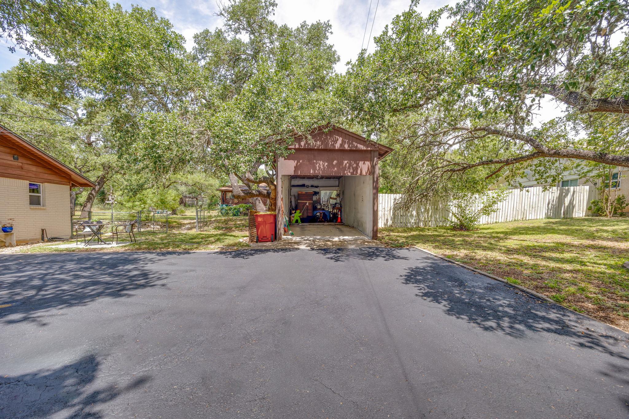 8604 Granada Hills Dr, Austin, TX 78737