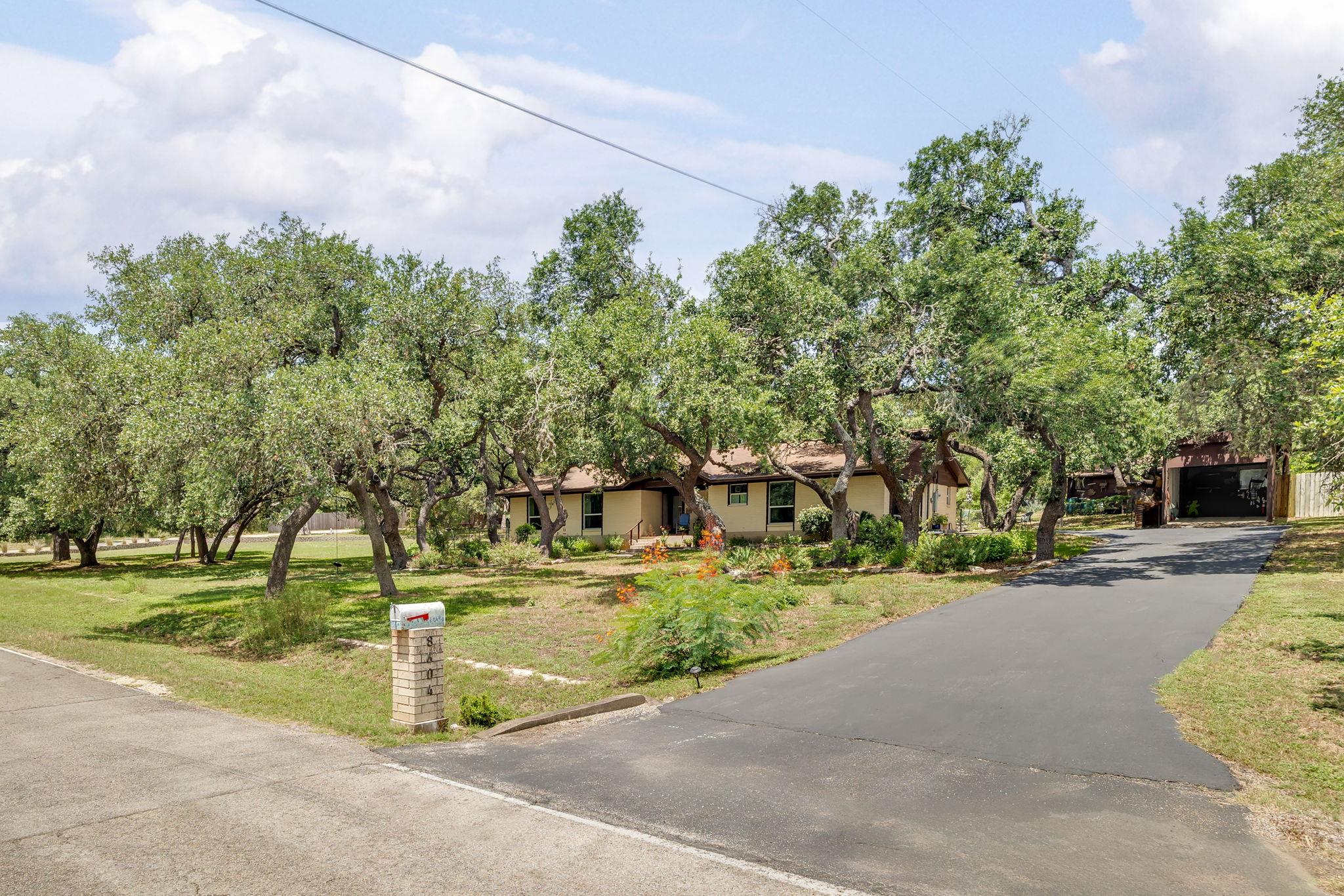 8604 Granada Hills Dr, Austin, TX 78737