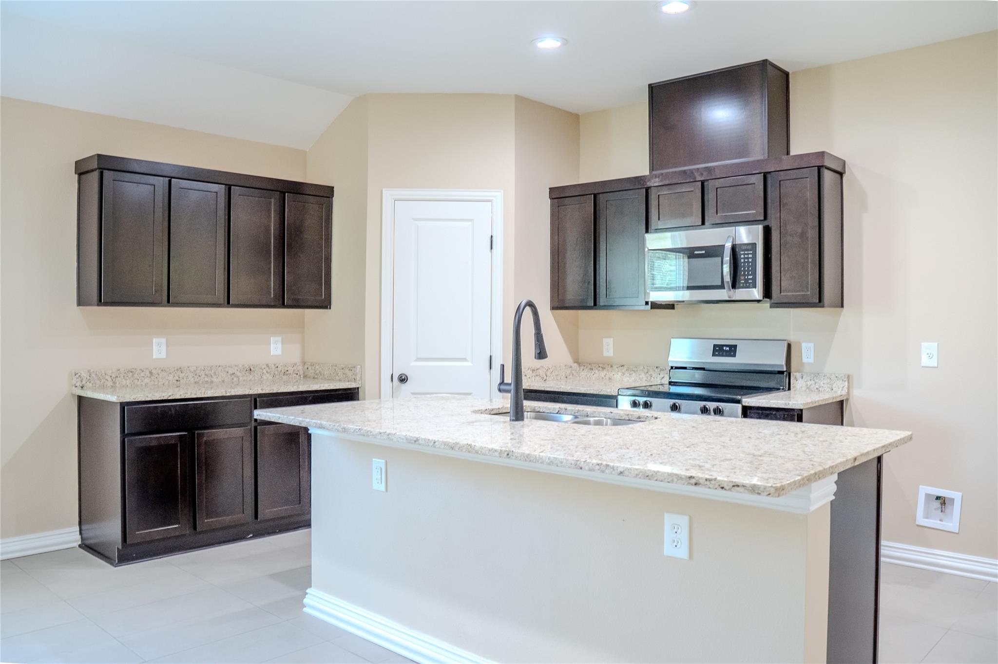 2182 McArthur Ave, Kingsland, TX 78639