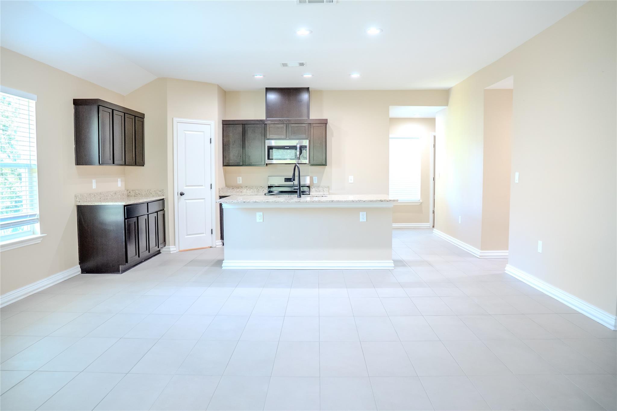 2182 McArthur Ave, Kingsland, TX 78639