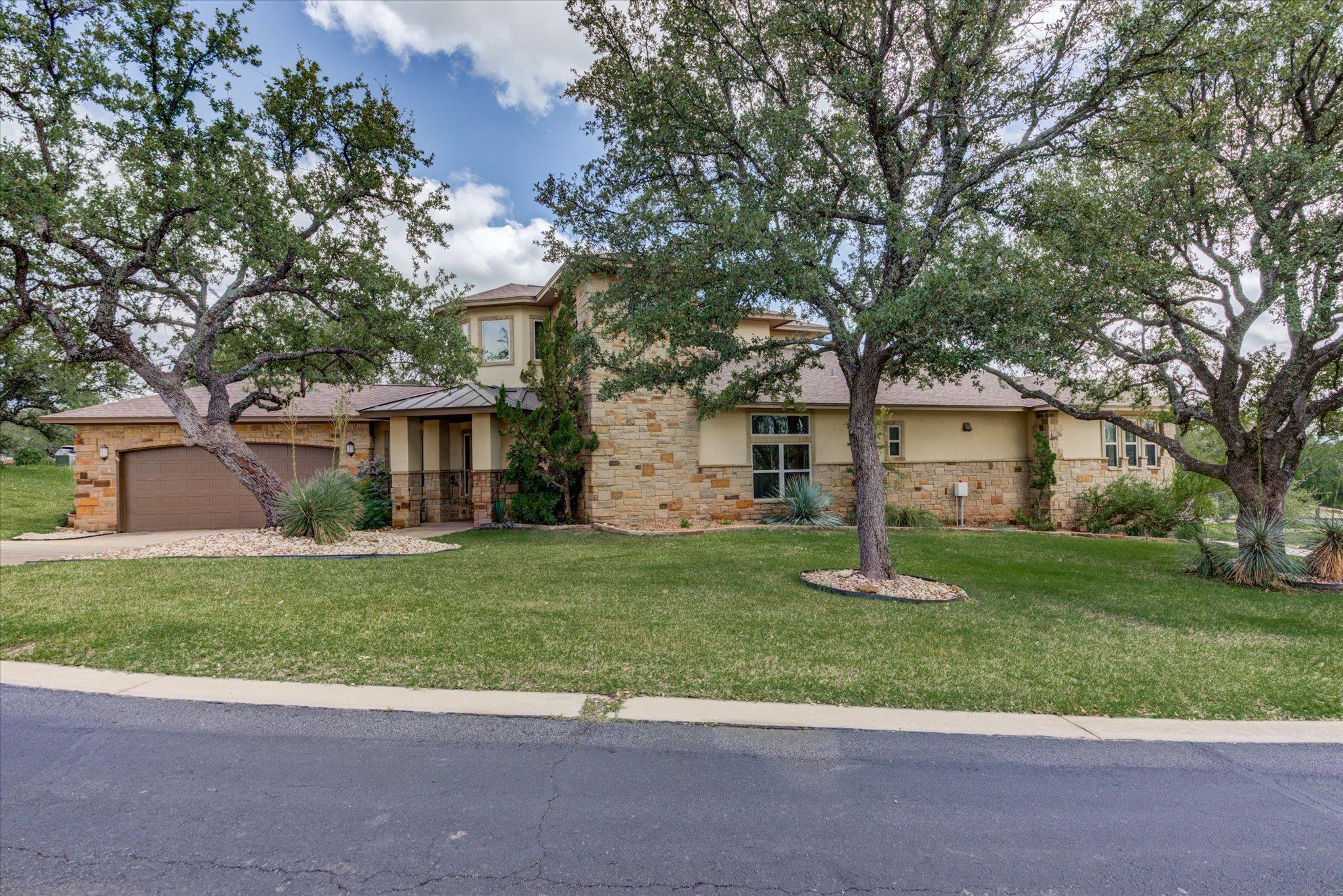 208 Colina Cove Dr Dr, Kingsland, TX 78639