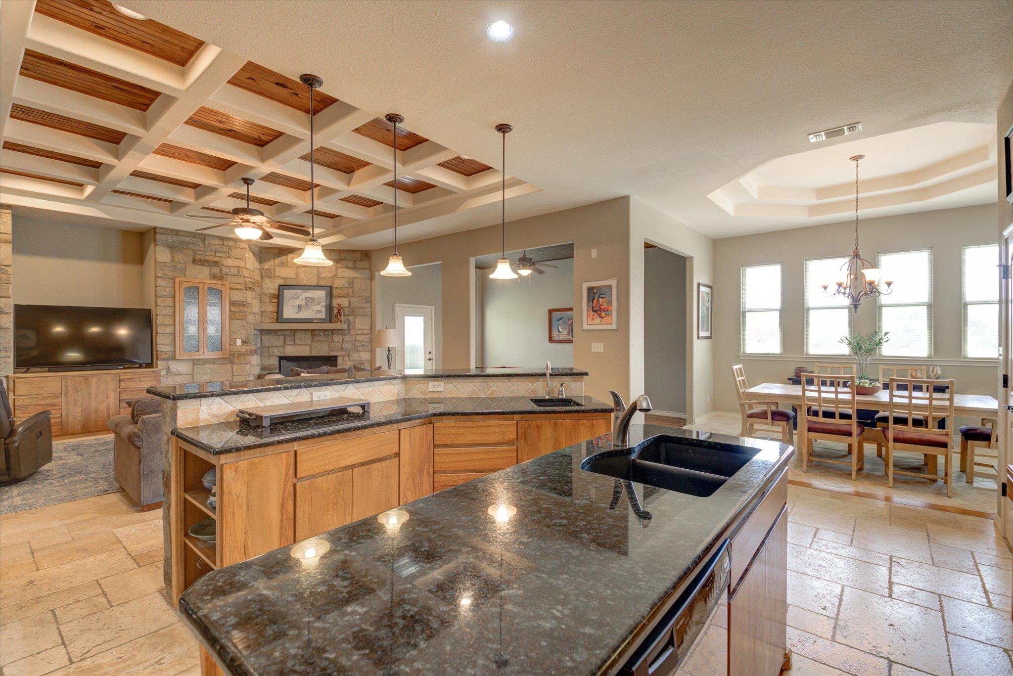 208 Colina Cove Dr Dr, Kingsland, TX 78639