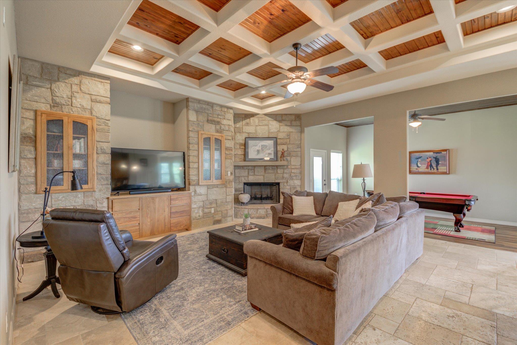 208 Colina Cove Dr Dr, Kingsland, TX 78639