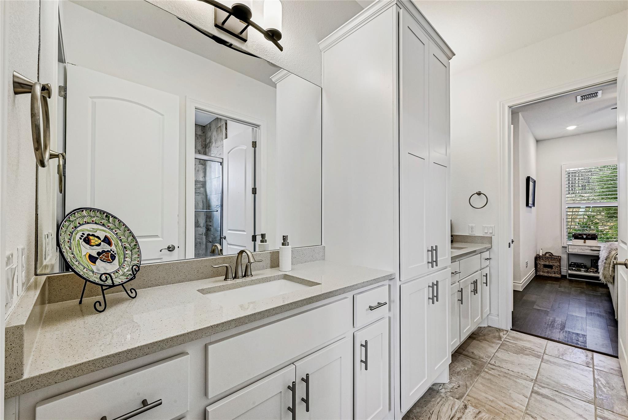 120 Delfino Pl, Horseshoe Bay, TX 78657