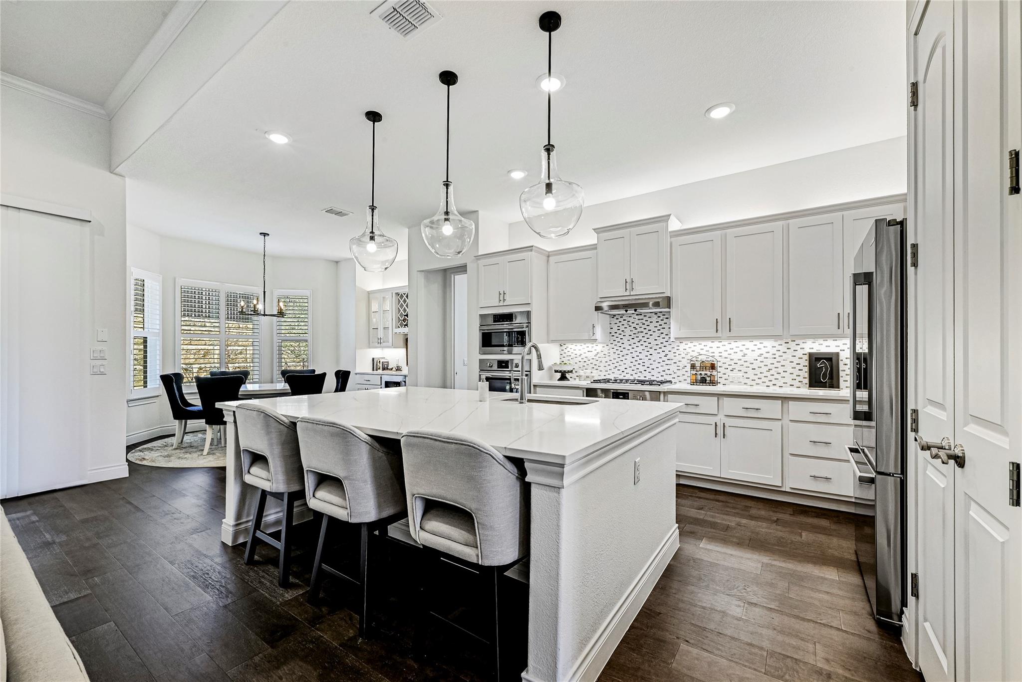 120 Delfino Pl, Horseshoe Bay, TX 78657