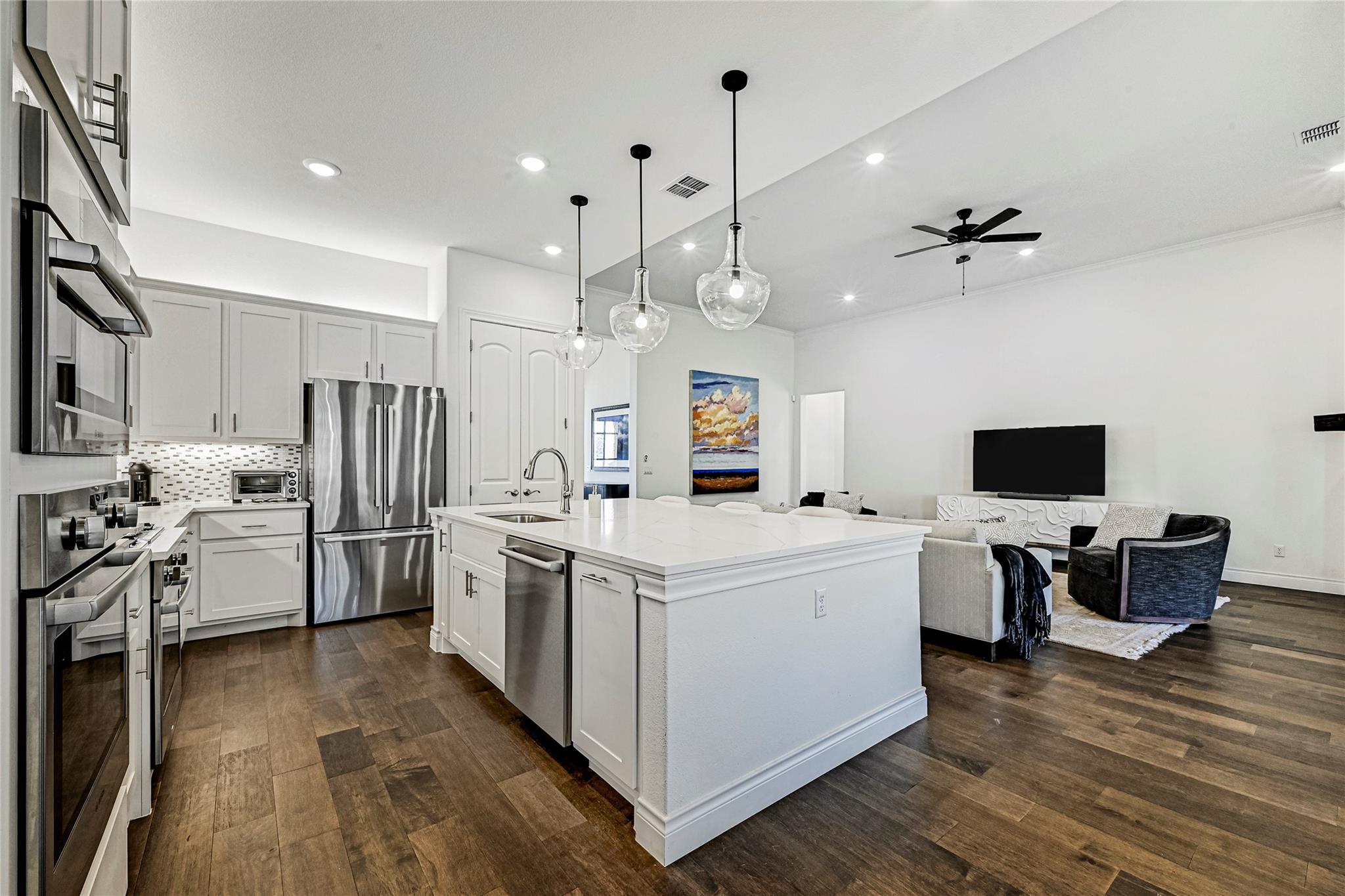 120 Delfino Pl, Horseshoe Bay, TX 78657