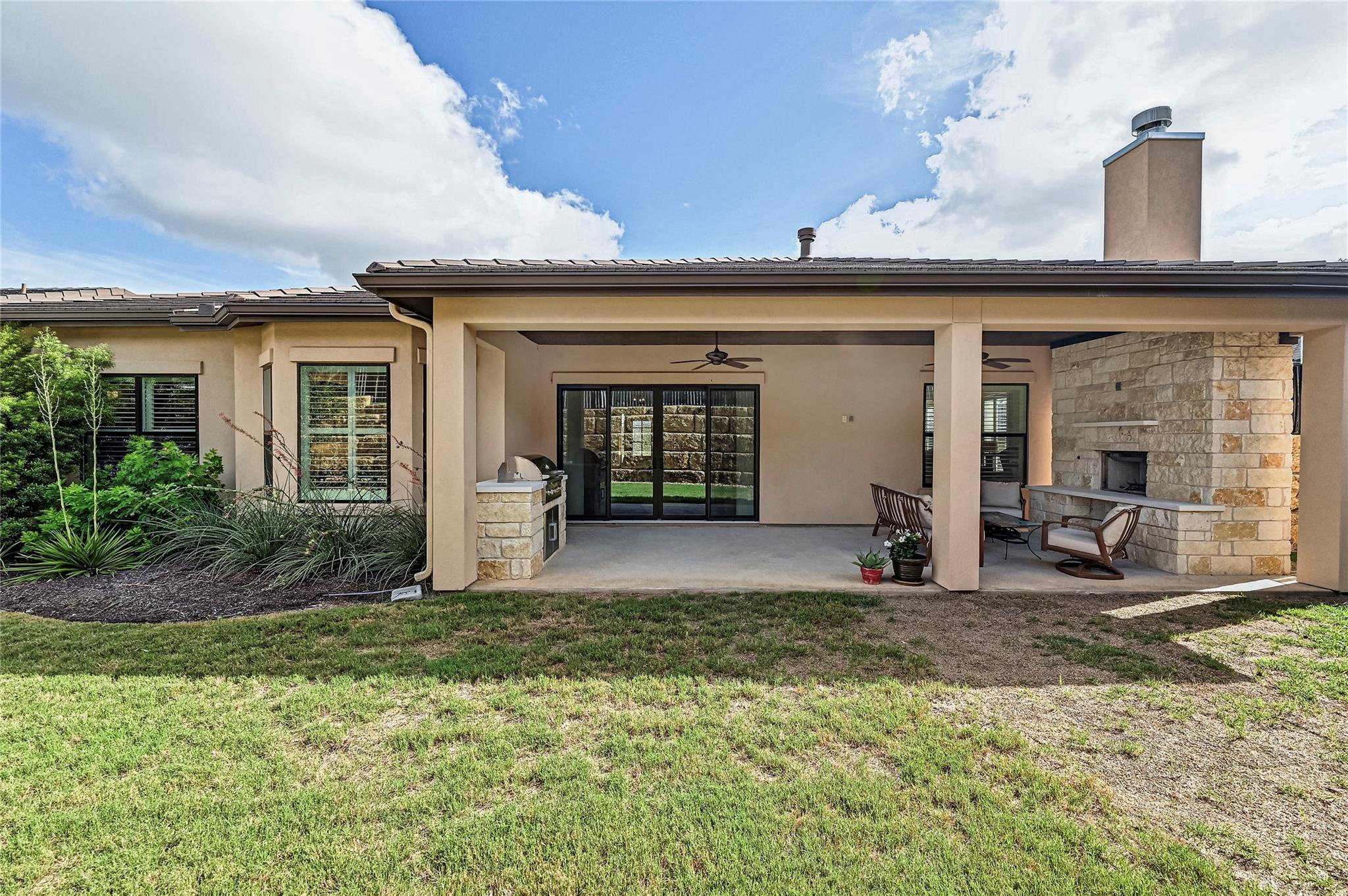 120 Delfino Pl, Horseshoe Bay, TX 78657