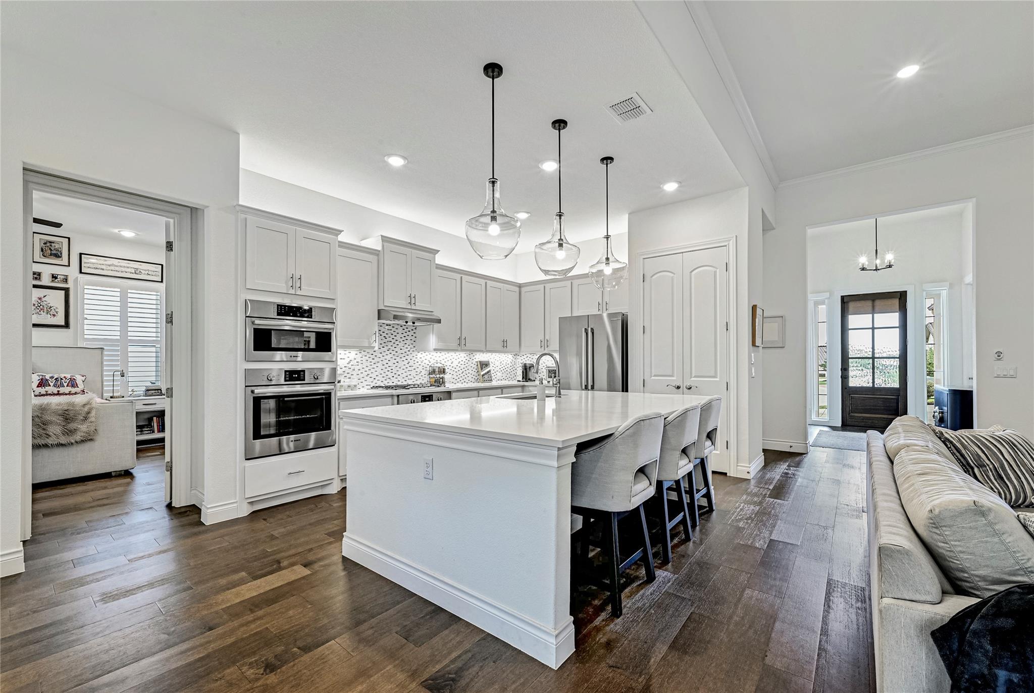 120 Delfino Pl, Horseshoe Bay, TX 78657