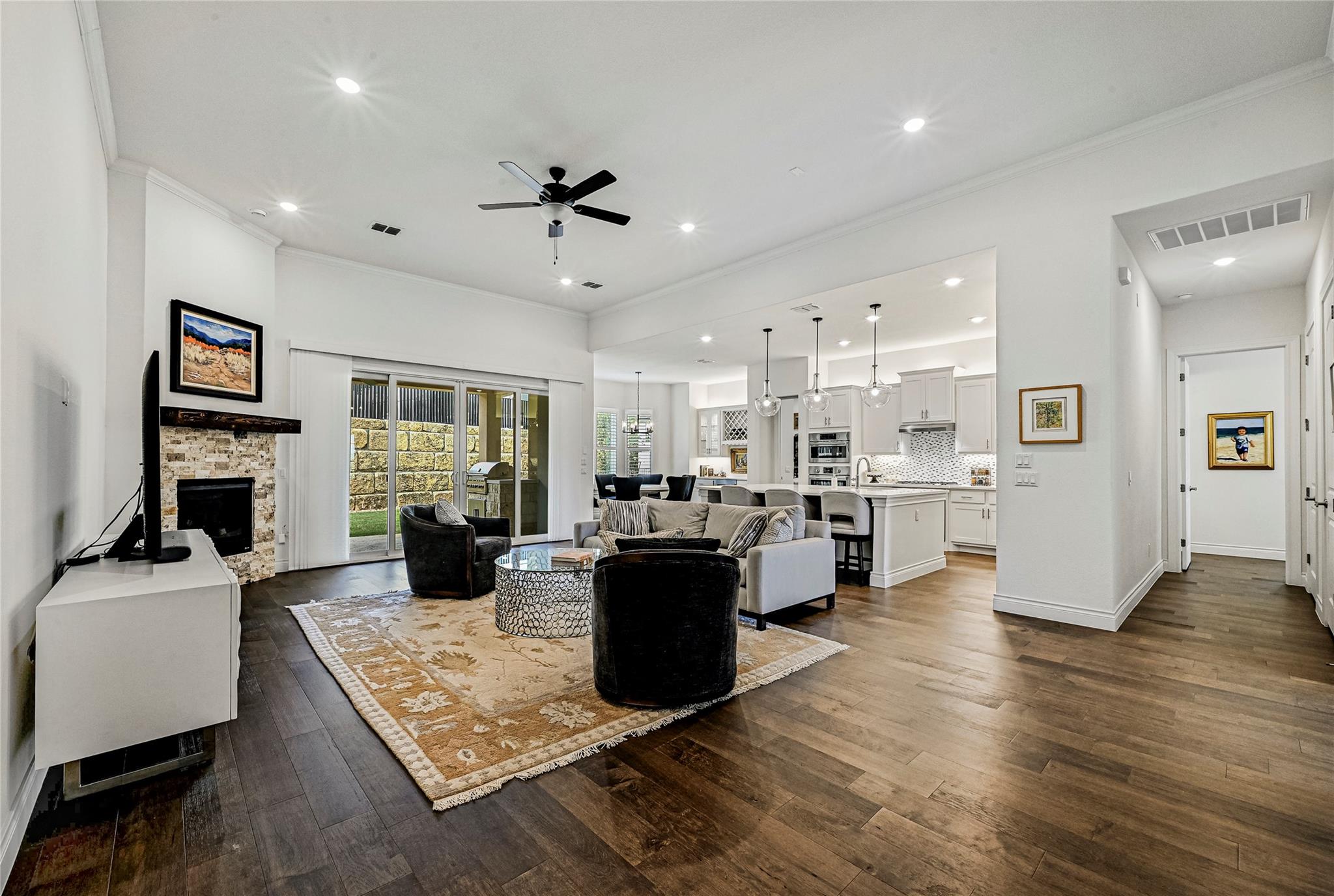 120 Delfino Pl, Horseshoe Bay, TX 78657