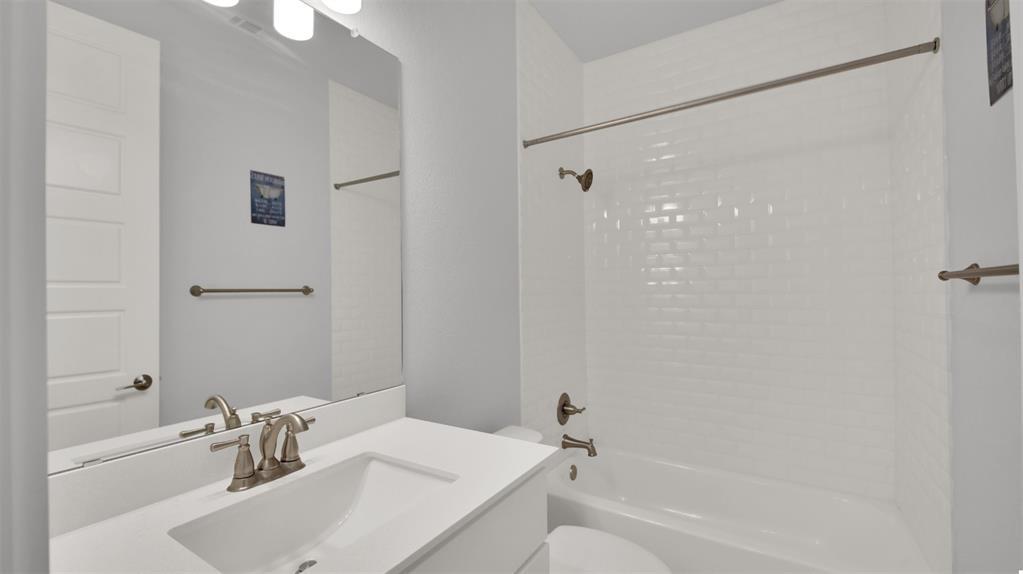 2228 Santa Isabella Dr, Leander, TX 78641