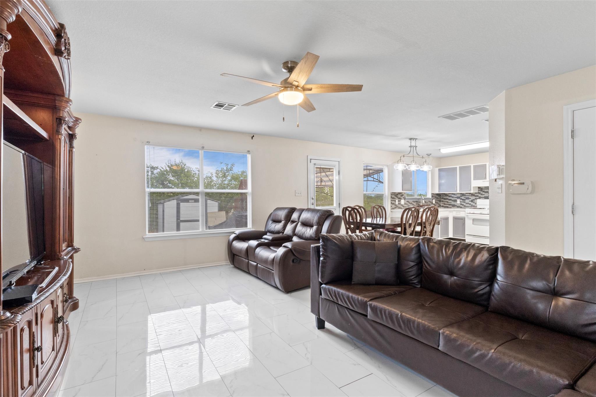 161 Prairie Verbena Dr, Kyle, TX 78640