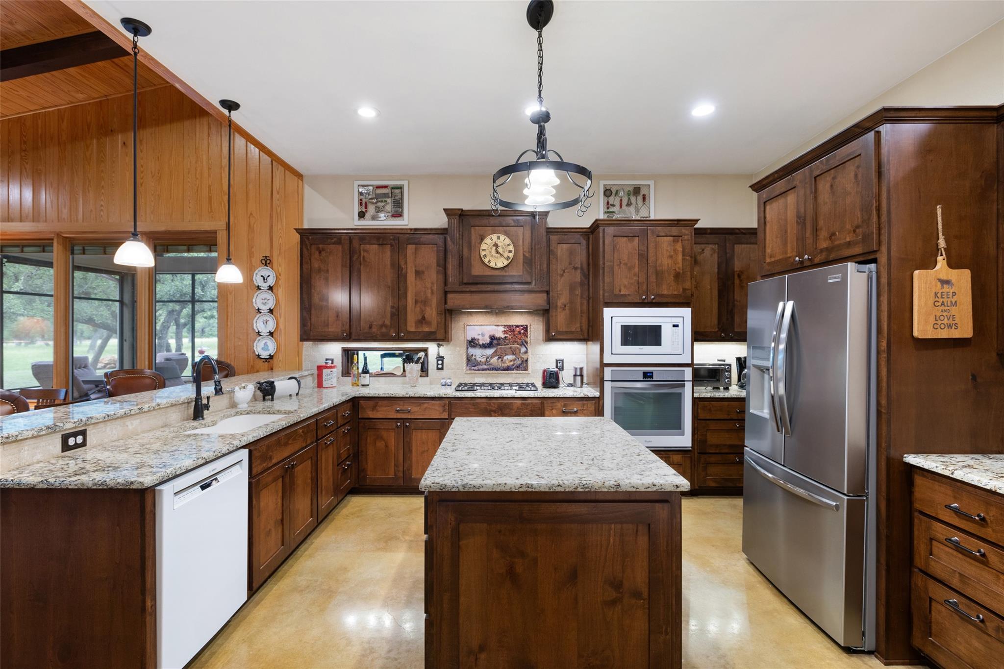 1241 Sandy Oaks Ranch Rd, Johnson City, TX 78636