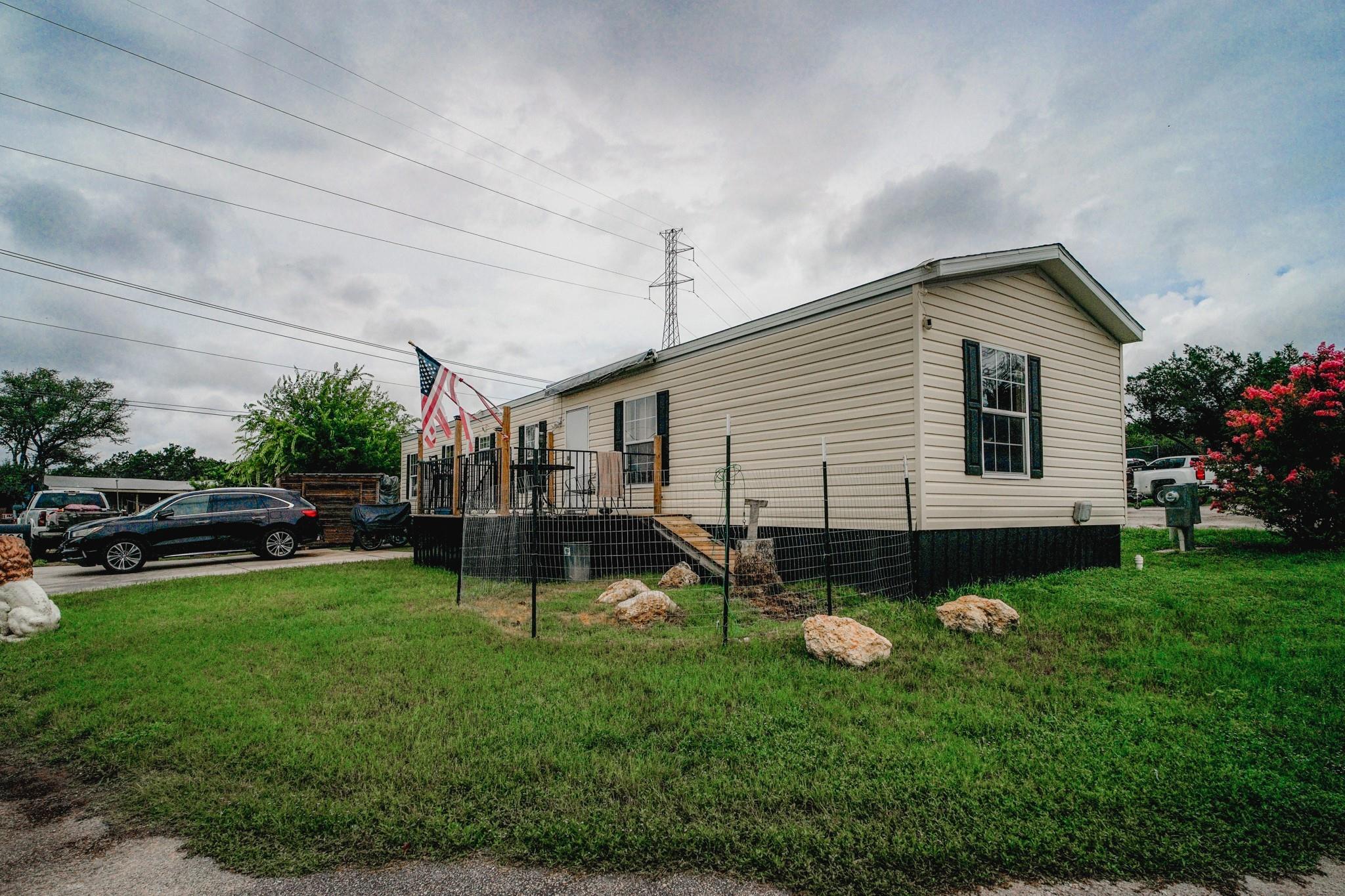 7106 Cowpoke Trl, Lago Vista, TX 78645