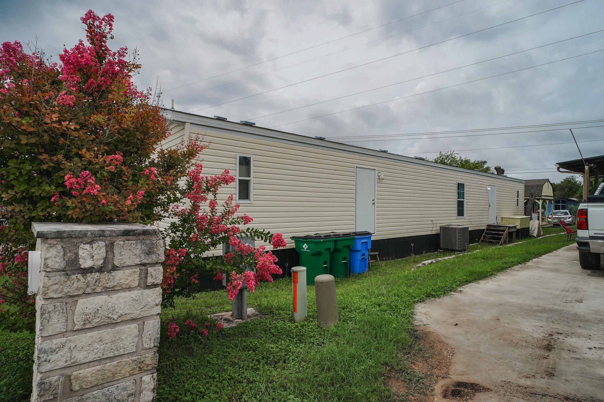 7106 Cowpoke Trl, Lago Vista, TX 78645