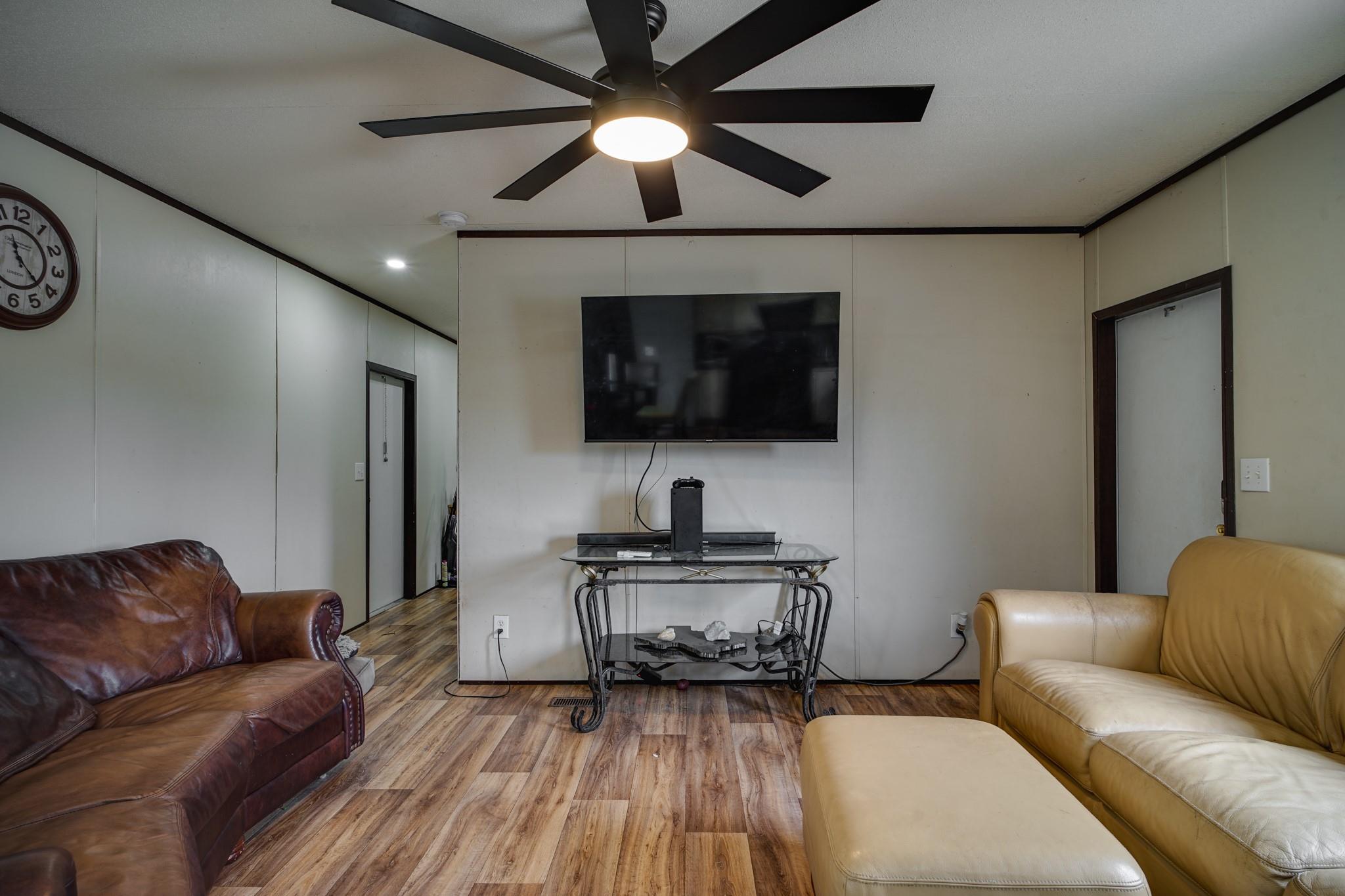 7106 Cowpoke Trl, Lago Vista, TX 78645