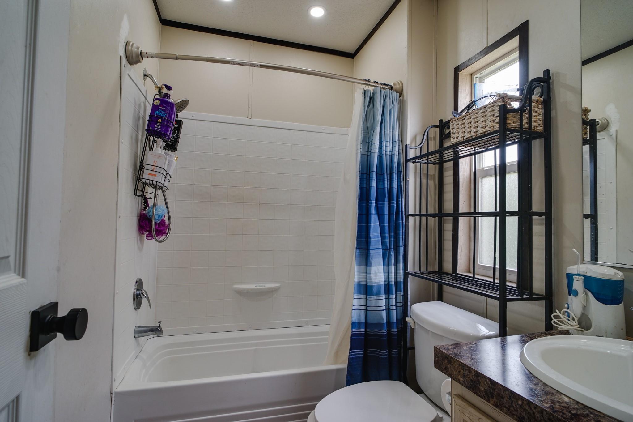 7106 Cowpoke Trl, Lago Vista, TX 78645