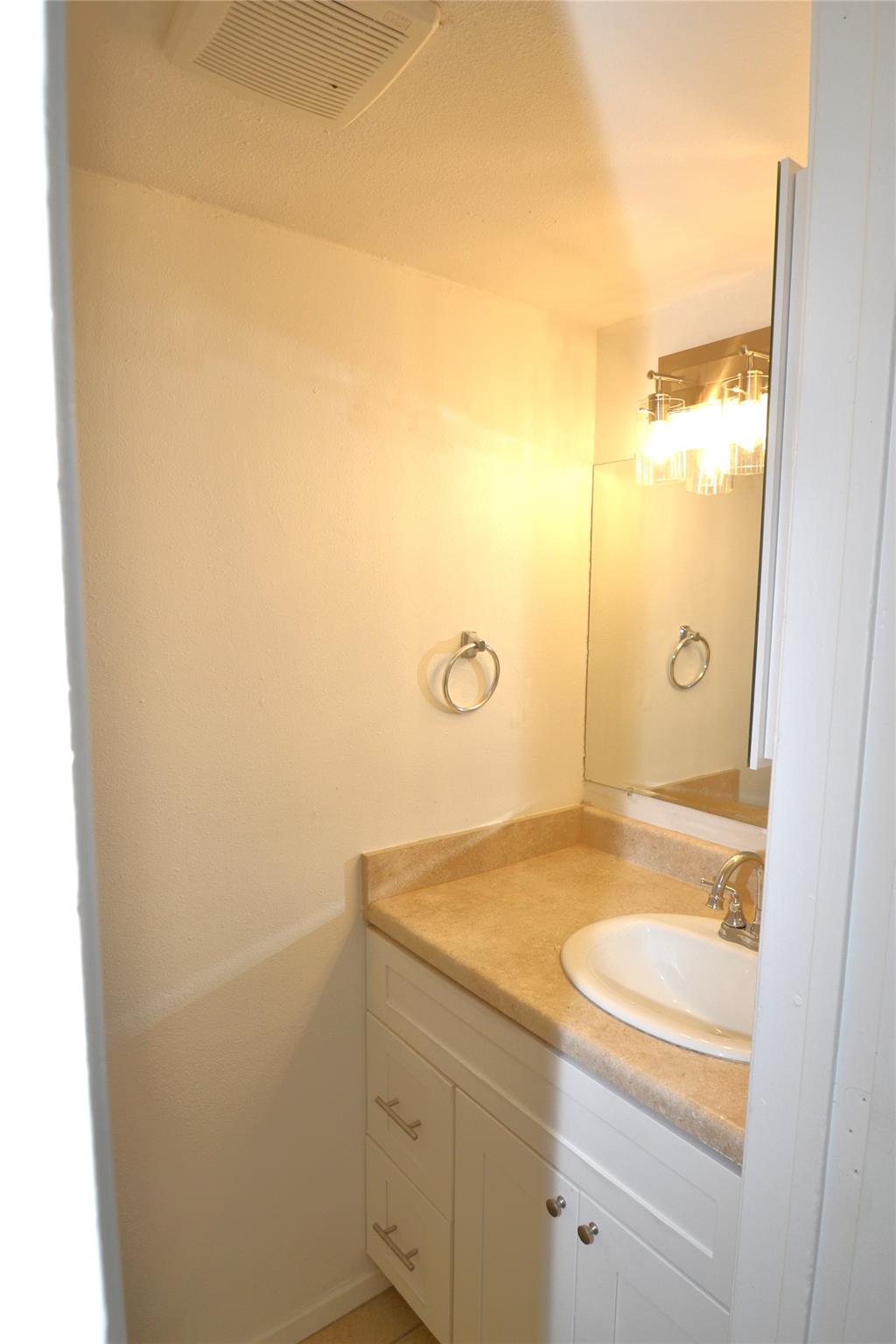 1202 Southport Dr # A, Austin, TX 78704