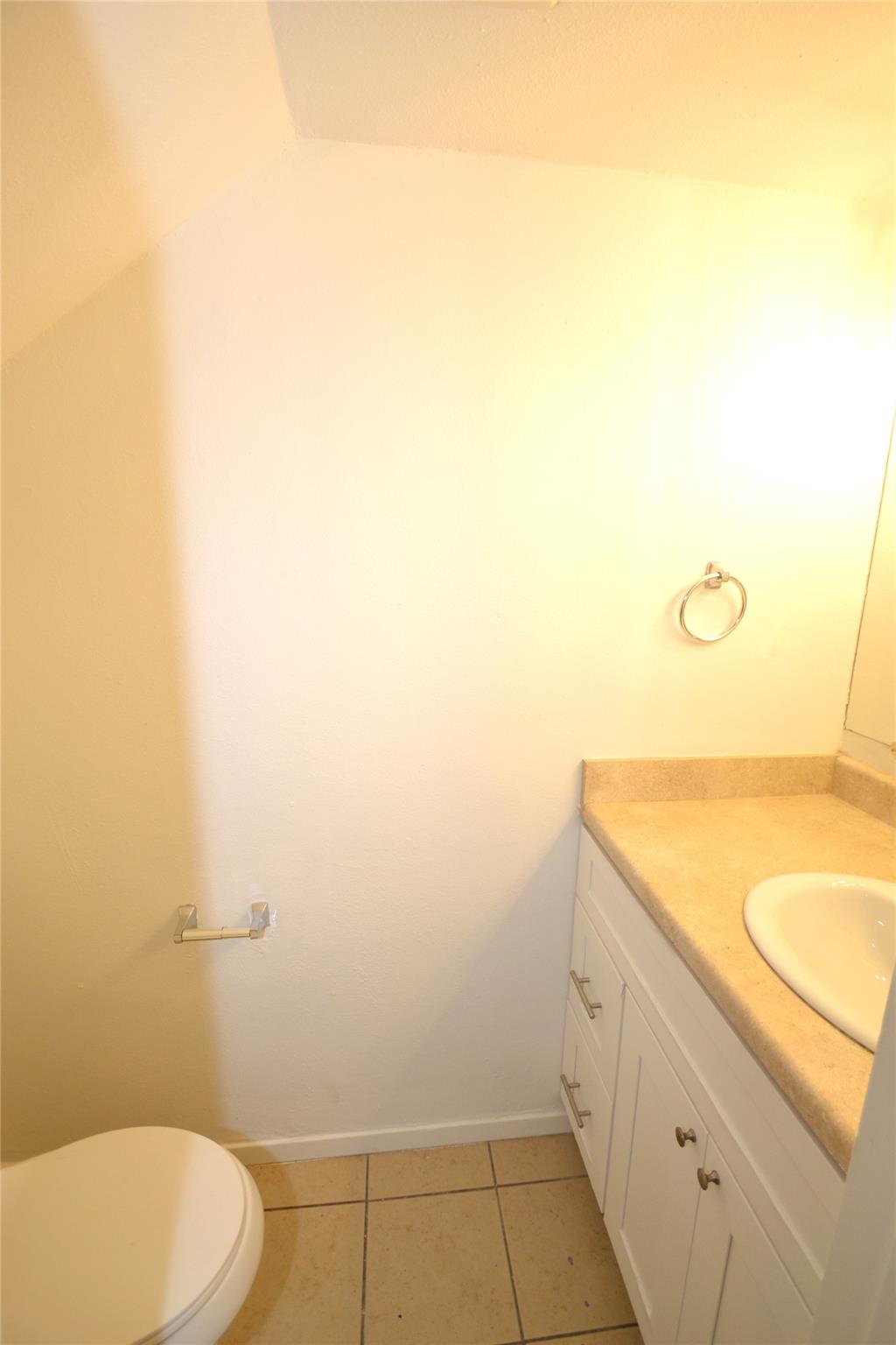 1202 Southport Dr # A, Austin, TX 78704