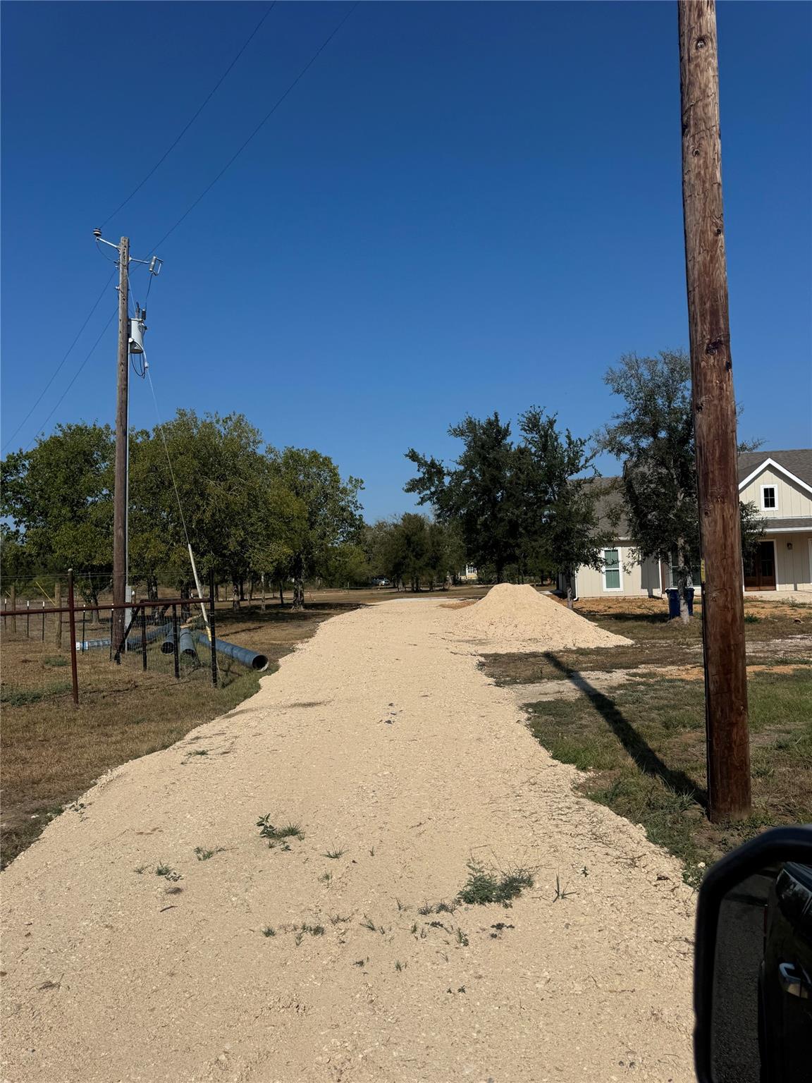 1353 Red Town Rd # B, Elgin, TX 78621