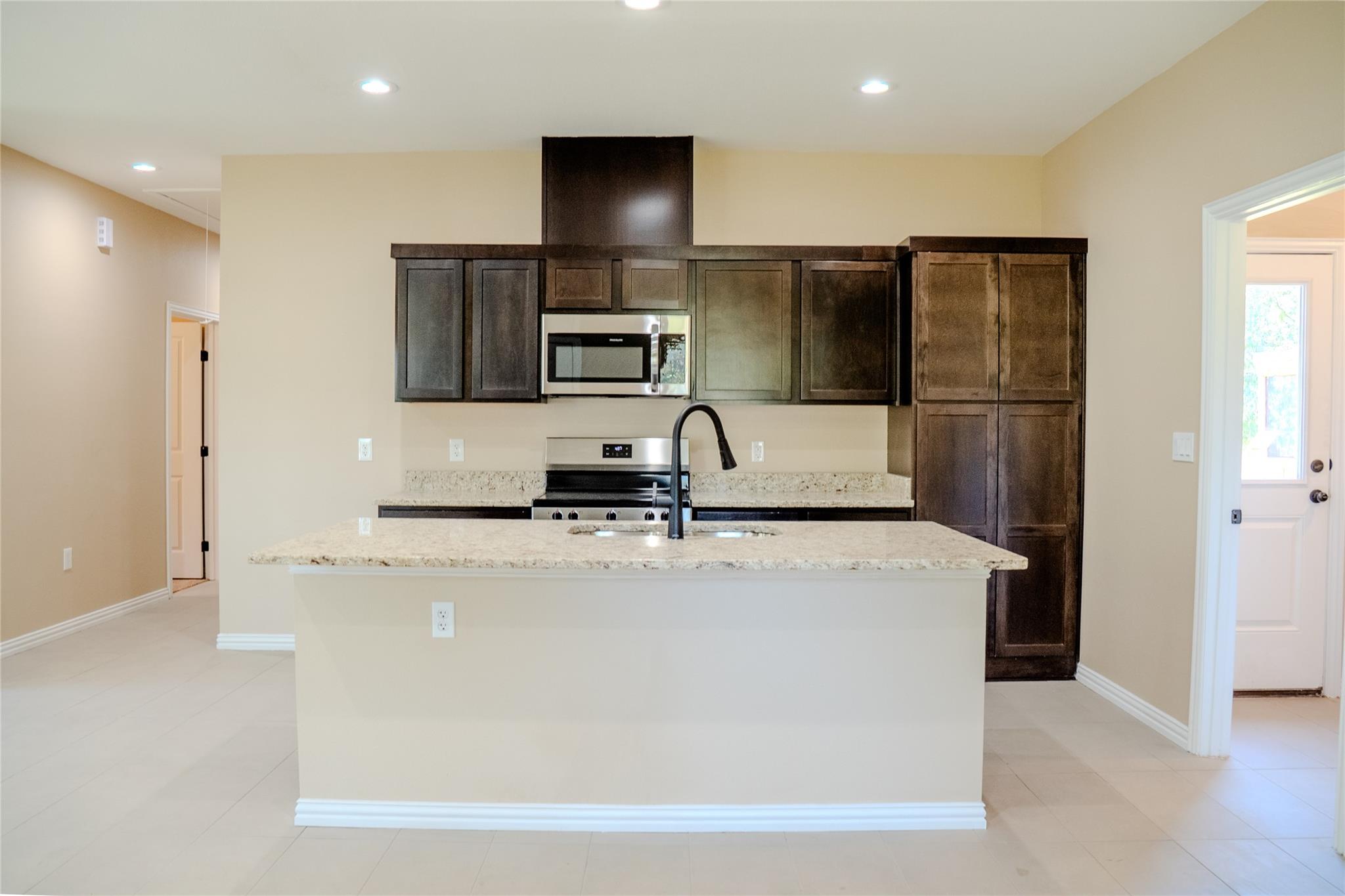 2220 Mc Arthur Ave, Kingsland, TX 78639