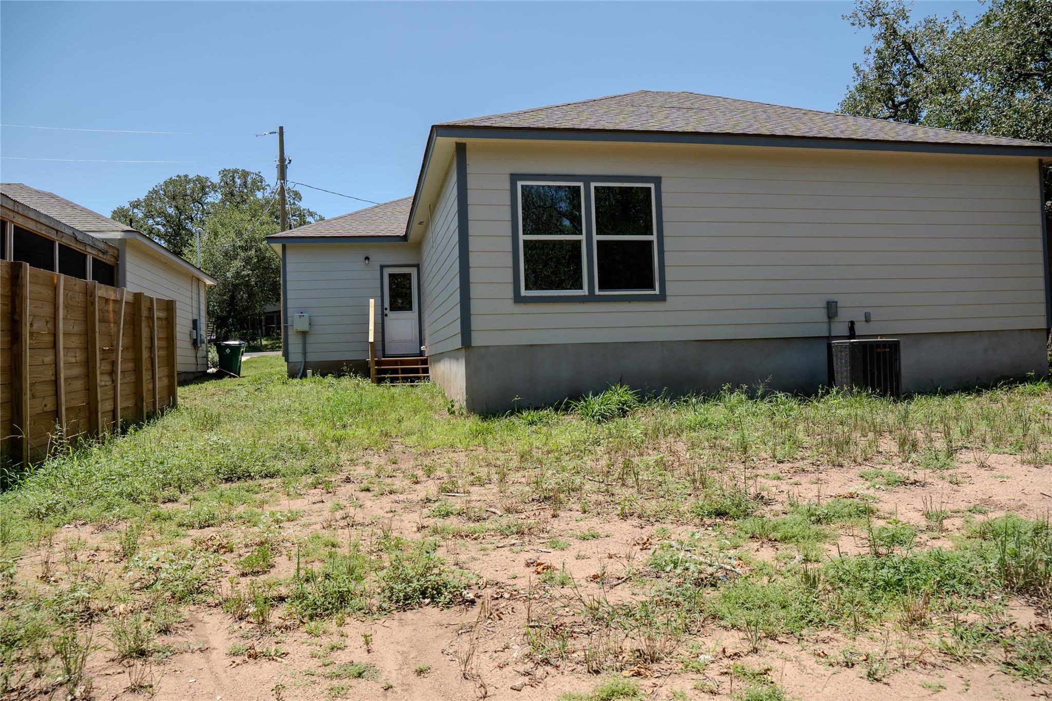 2220 Mc Arthur Ave, Kingsland, TX 78639