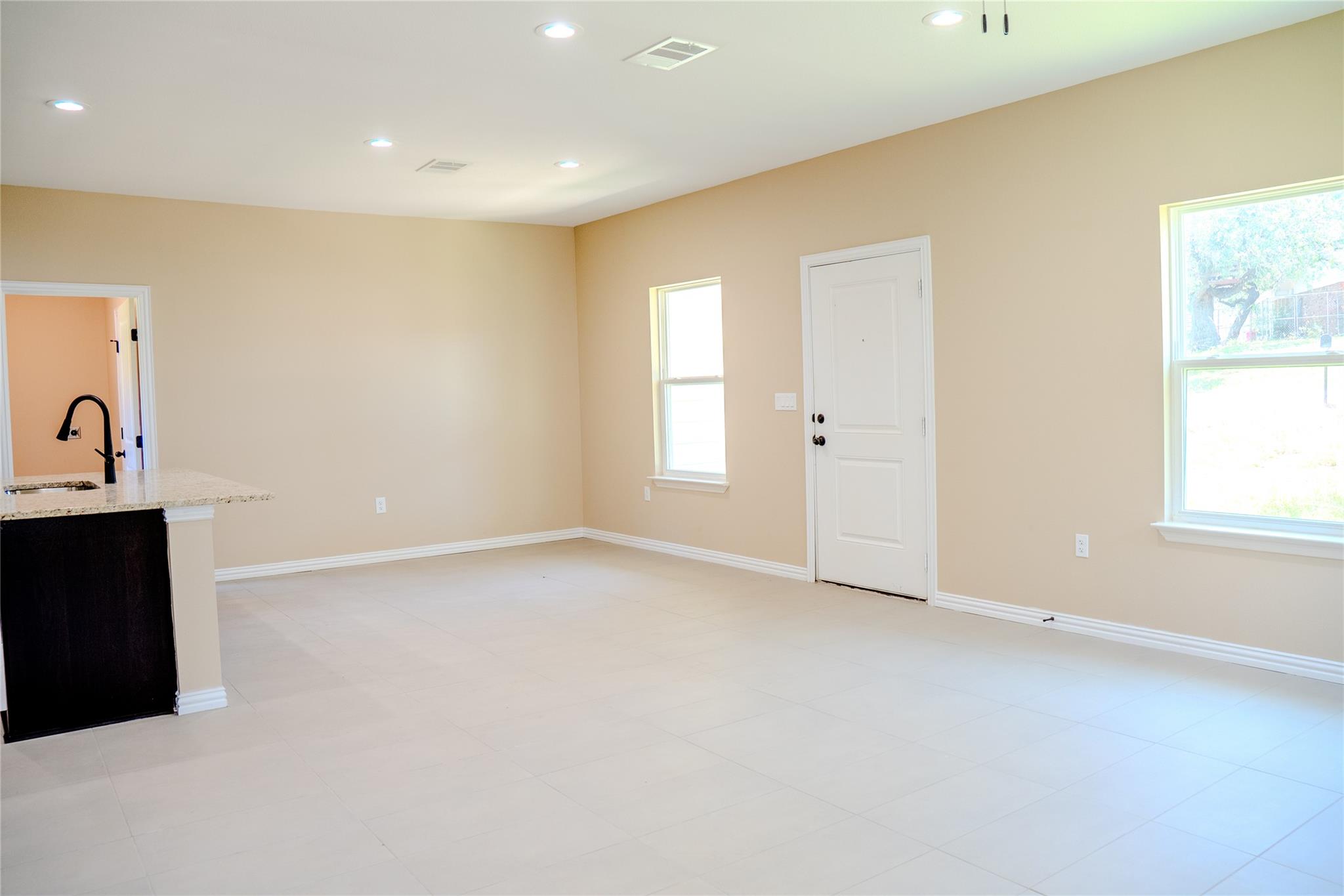 2220 Mc Arthur Ave, Kingsland, TX 78639