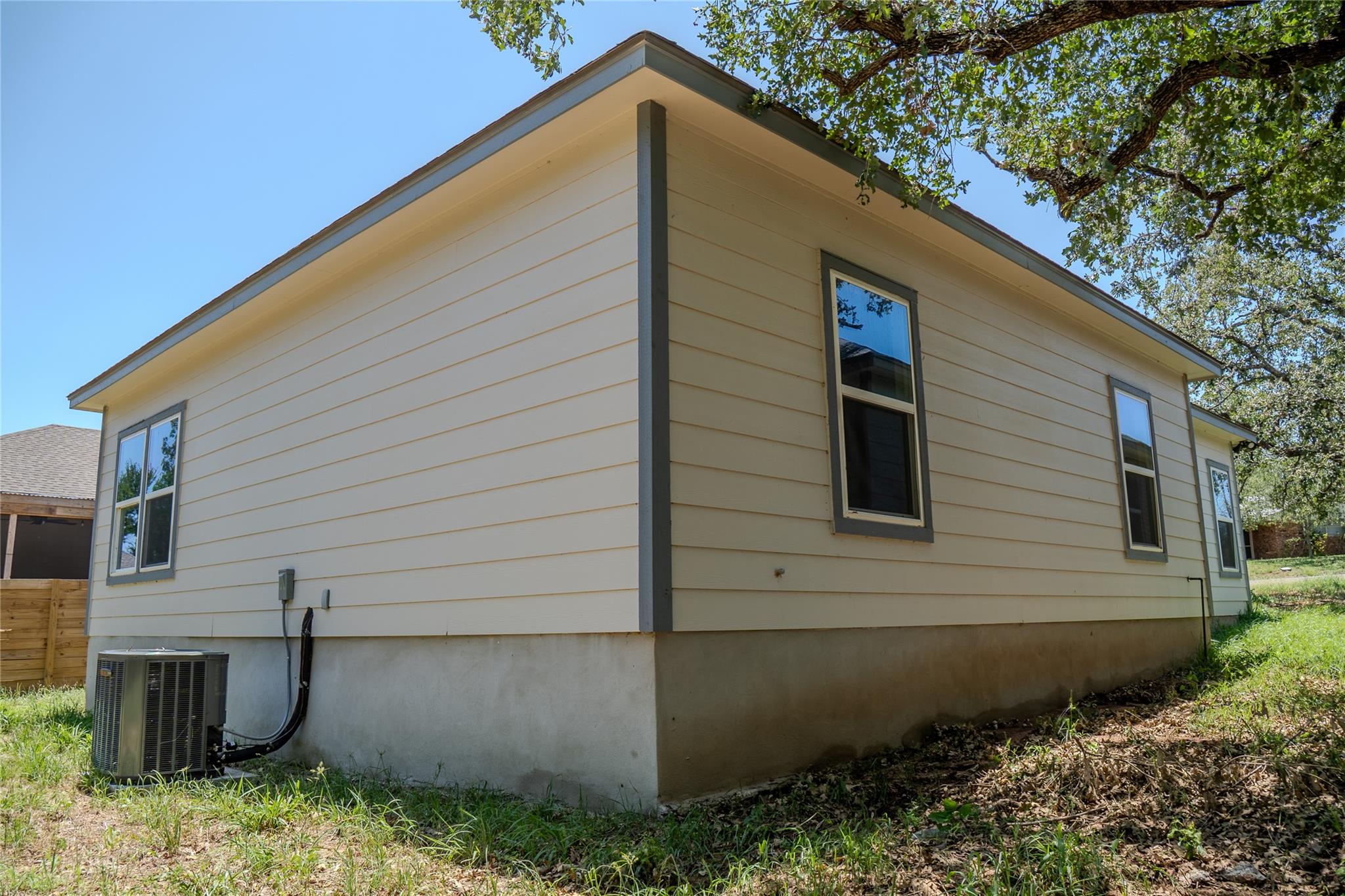 2220 Mc Arthur Ave, Kingsland, TX 78639