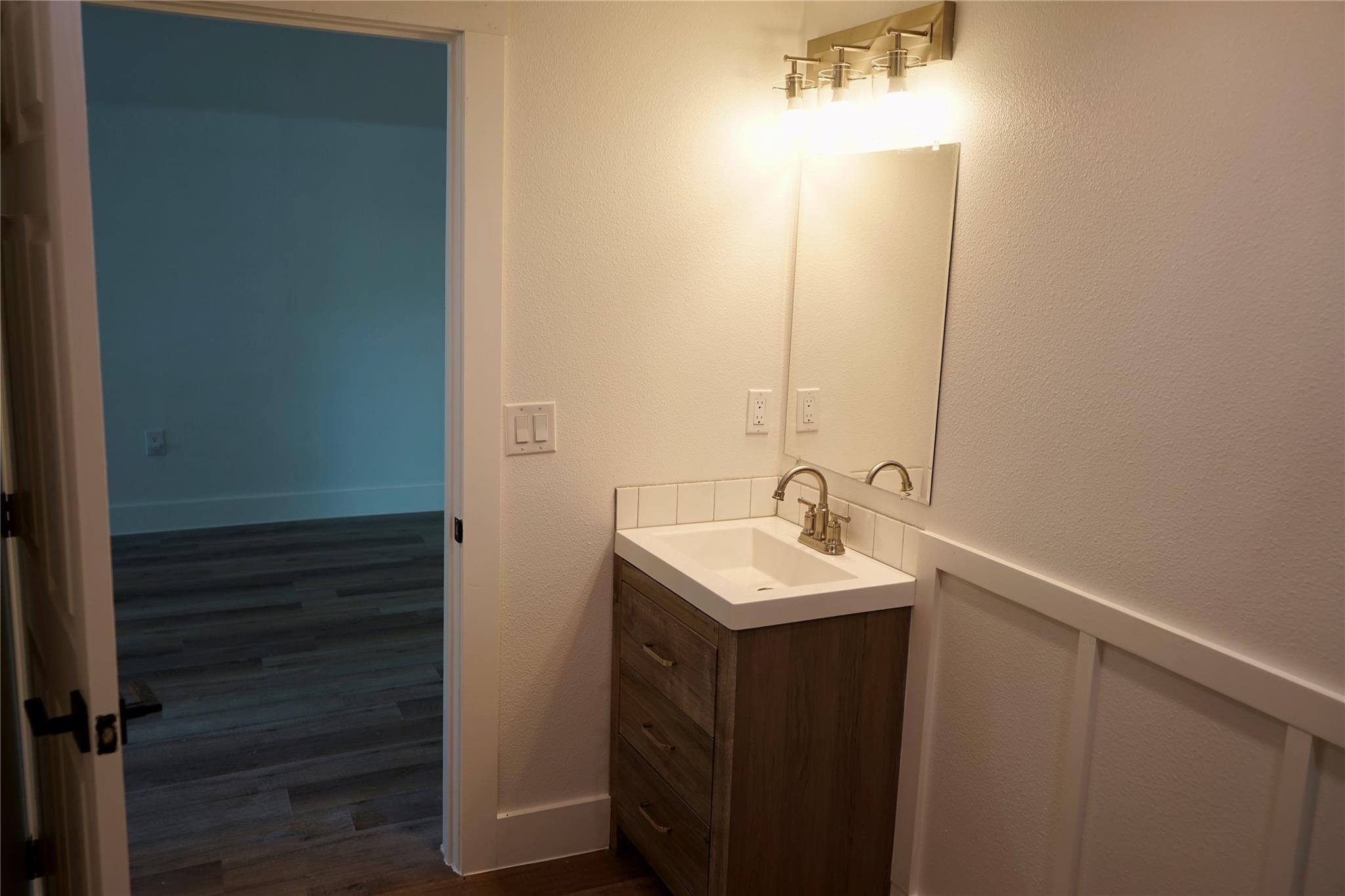 545 W Vaughan St, Bertram, TX 78605