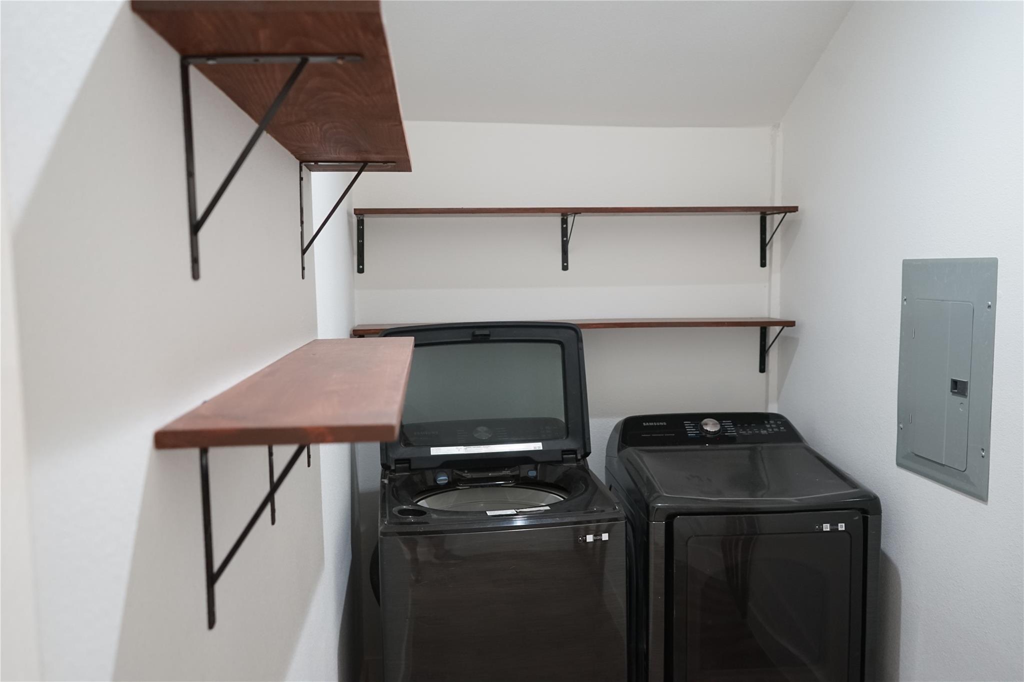 545 W Vaughan St, Bertram, TX 78605
