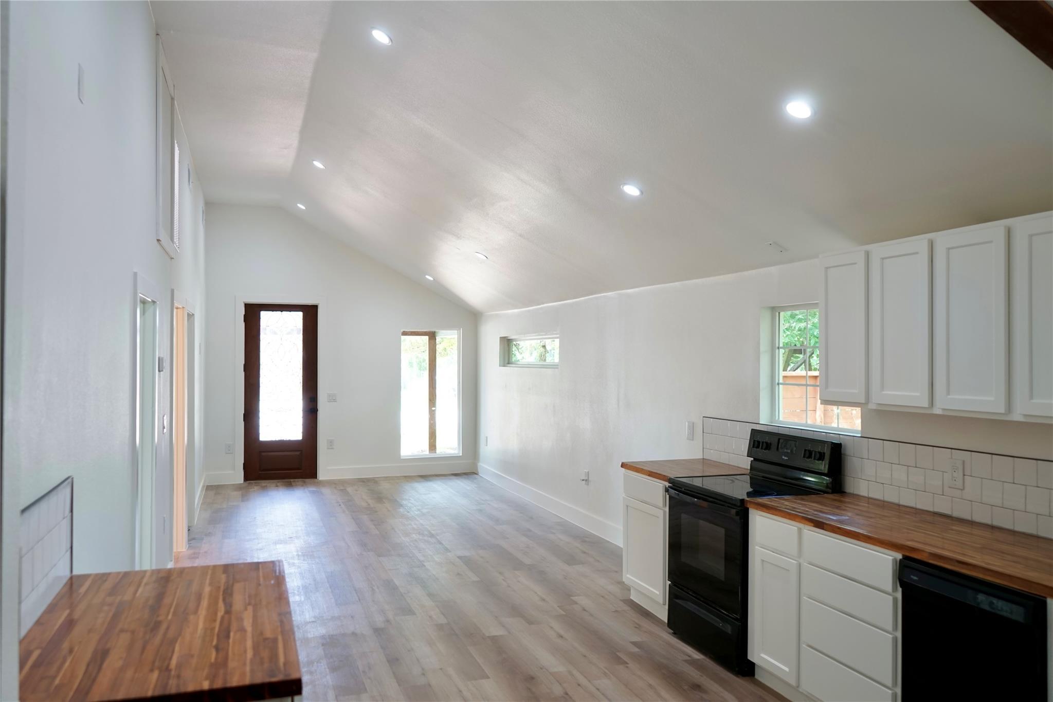 545 W Vaughan St, Bertram, TX 78605