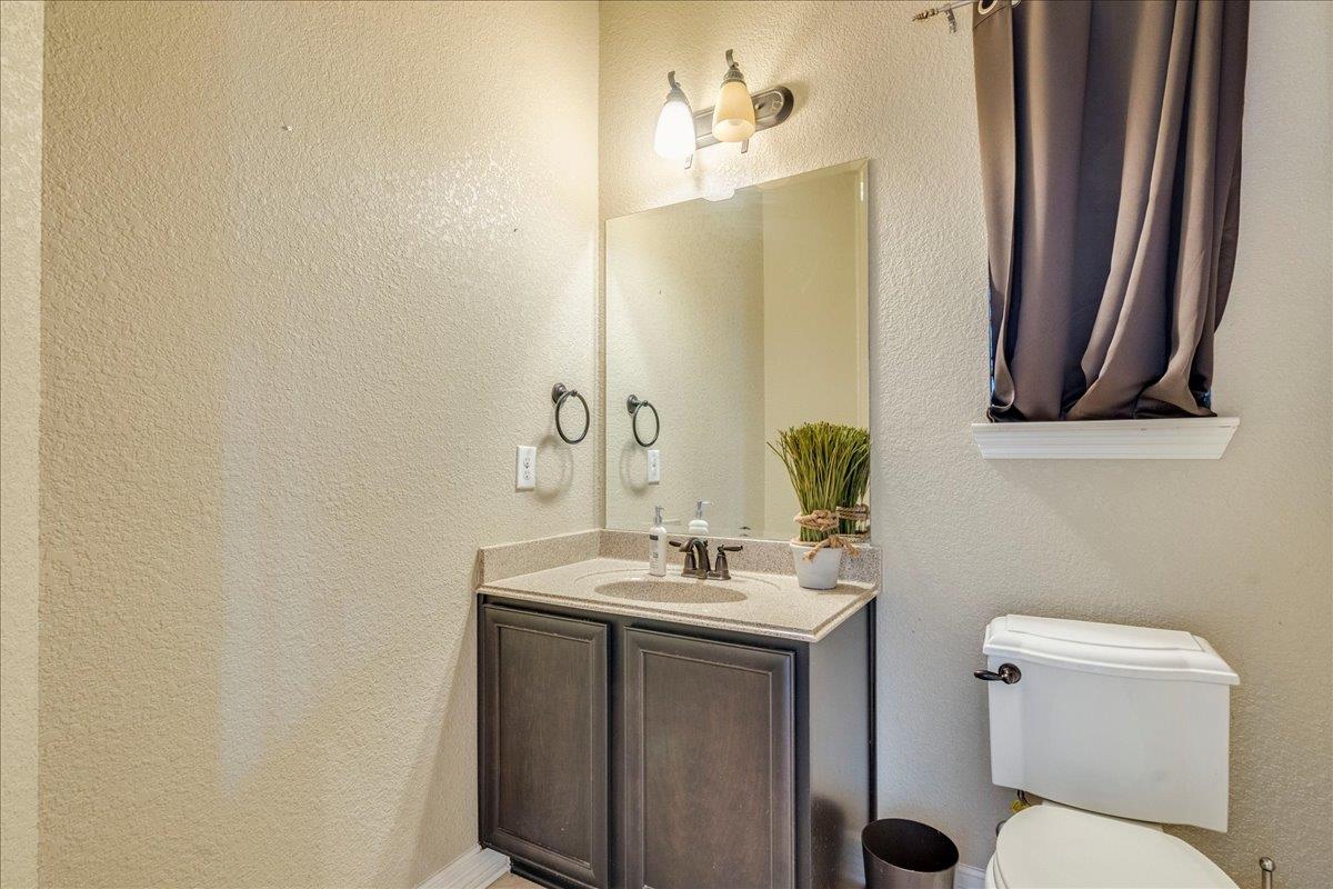 913 Overcup Dr, San Marcos, TX 78666