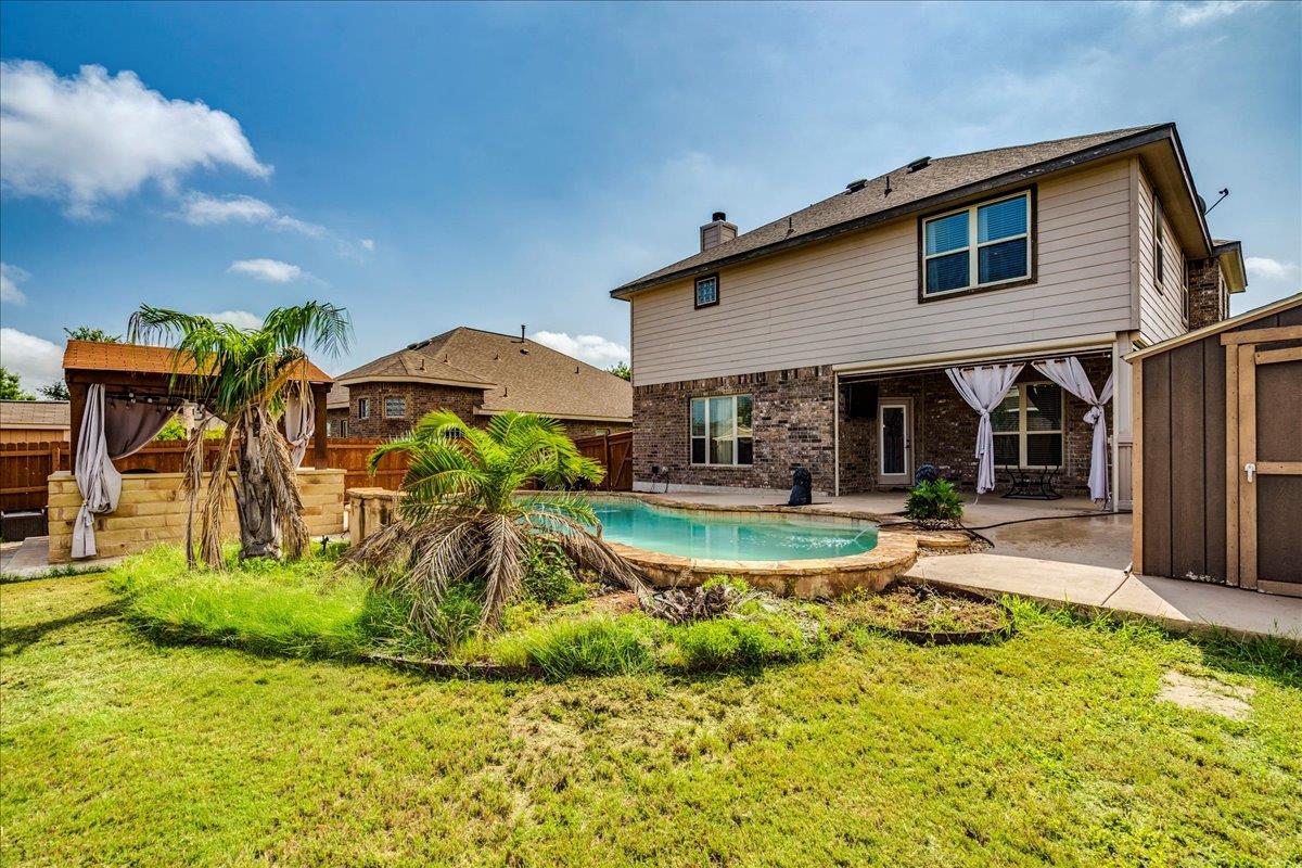913 Overcup Dr, San Marcos, TX 78666