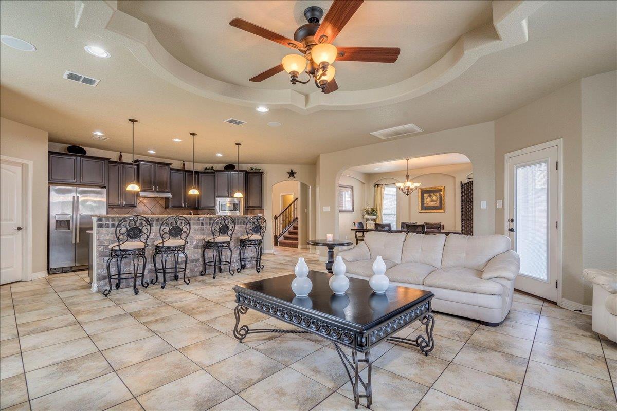 913 Overcup Dr, San Marcos, TX 78666