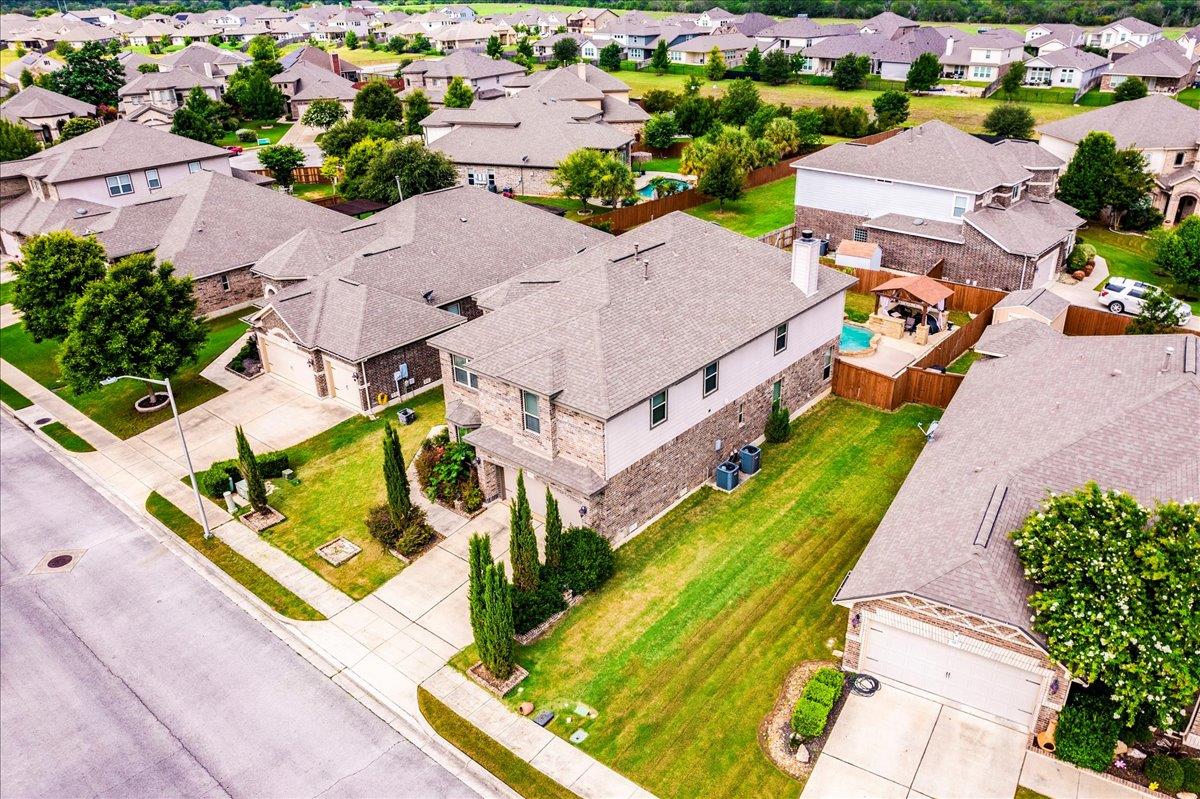 913 Overcup Dr, San Marcos, TX 78666