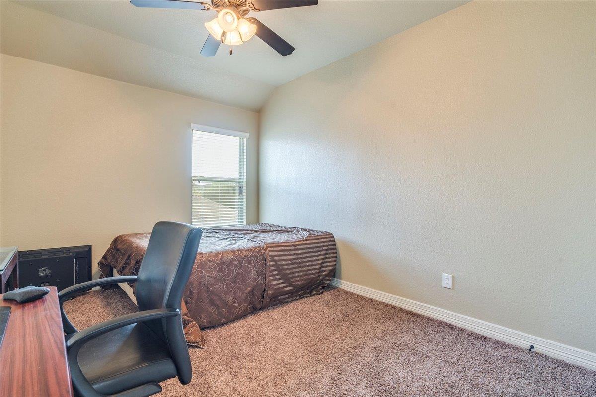 913 Overcup Dr, San Marcos, TX 78666