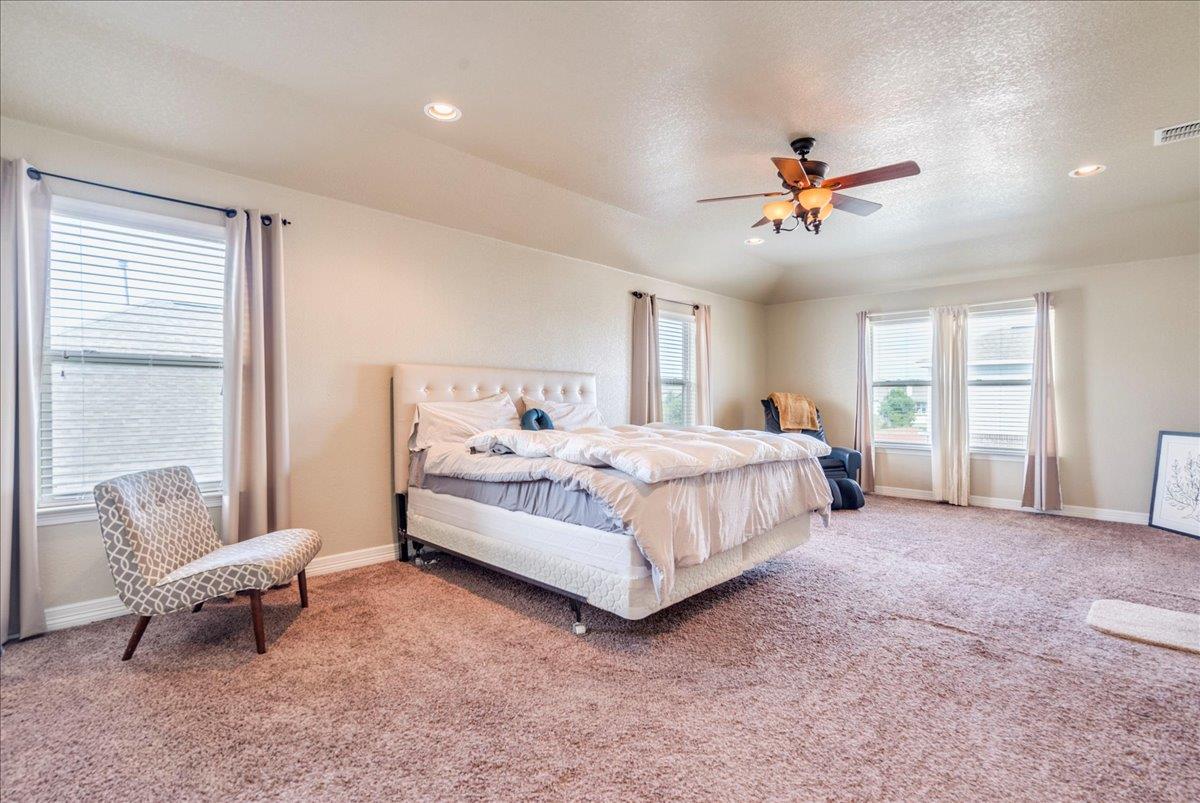 913 Overcup Dr, San Marcos, TX 78666
