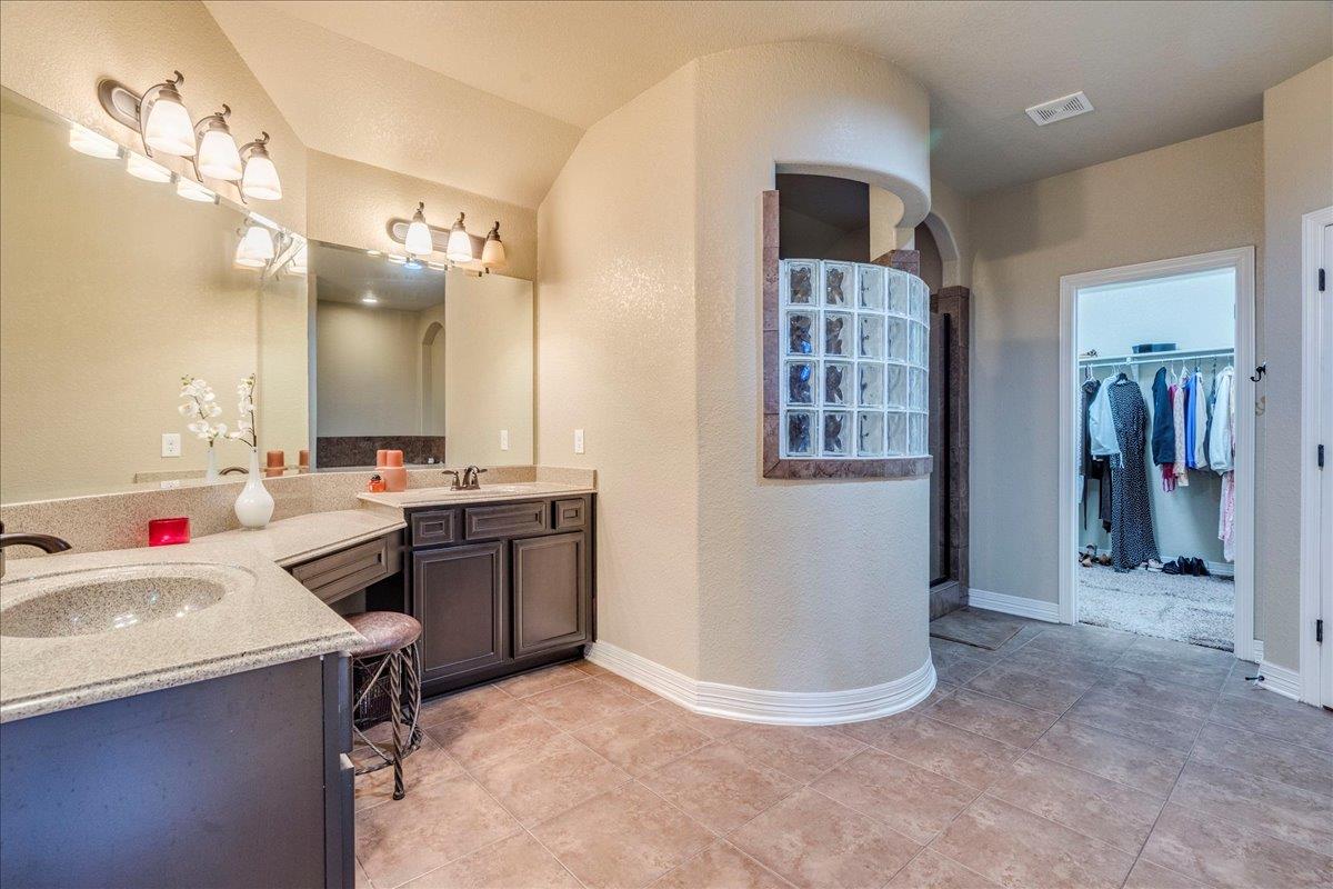 913 Overcup Dr, San Marcos, TX 78666