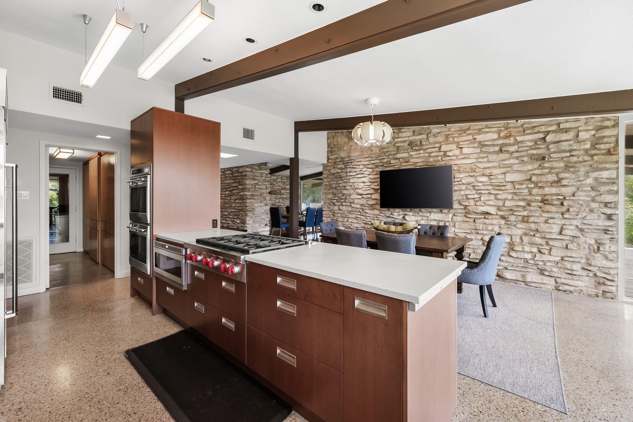 1200 REDBUD Trl, West Lake Hills, TX 78746