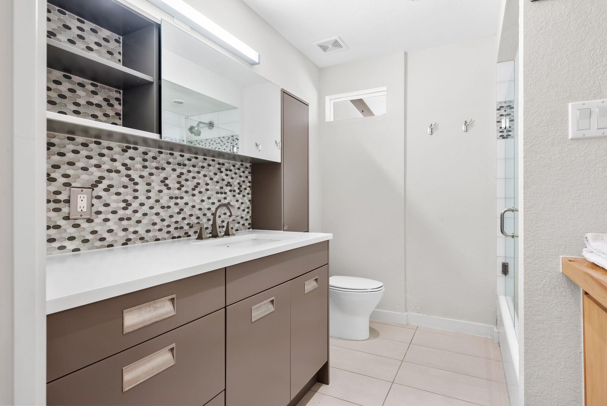 1200 REDBUD Trl, West Lake Hills, TX 78746