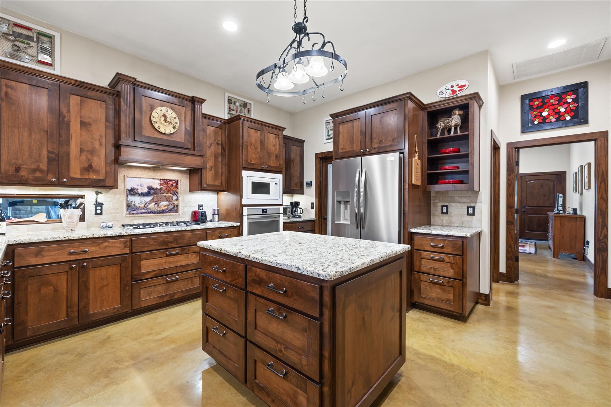 1291 Sandy Oaks Ranch Rd, Johnson City, TX 78636