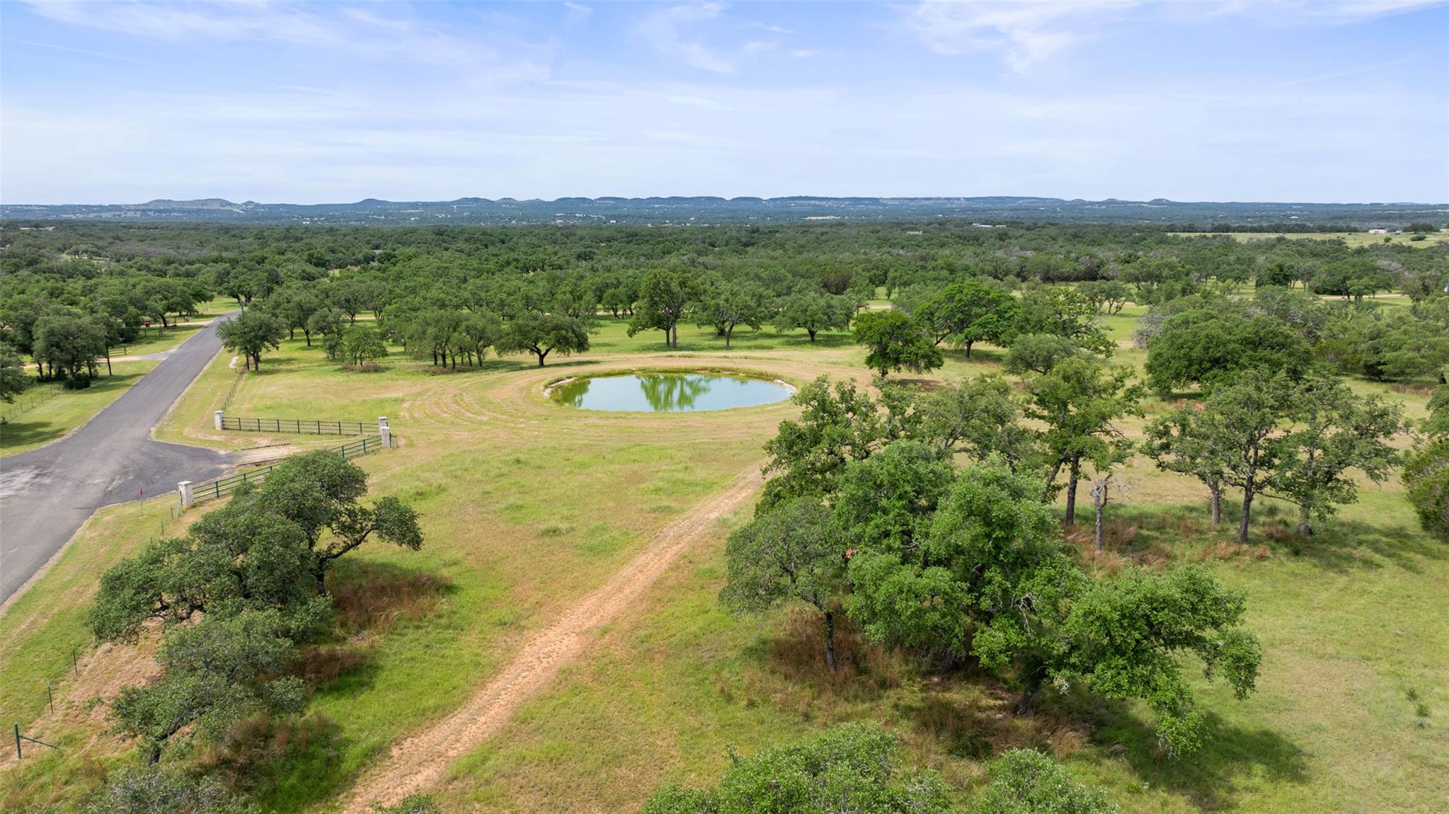 1291 Sandy Oaks Ranch Rd, Johnson City, TX 78636