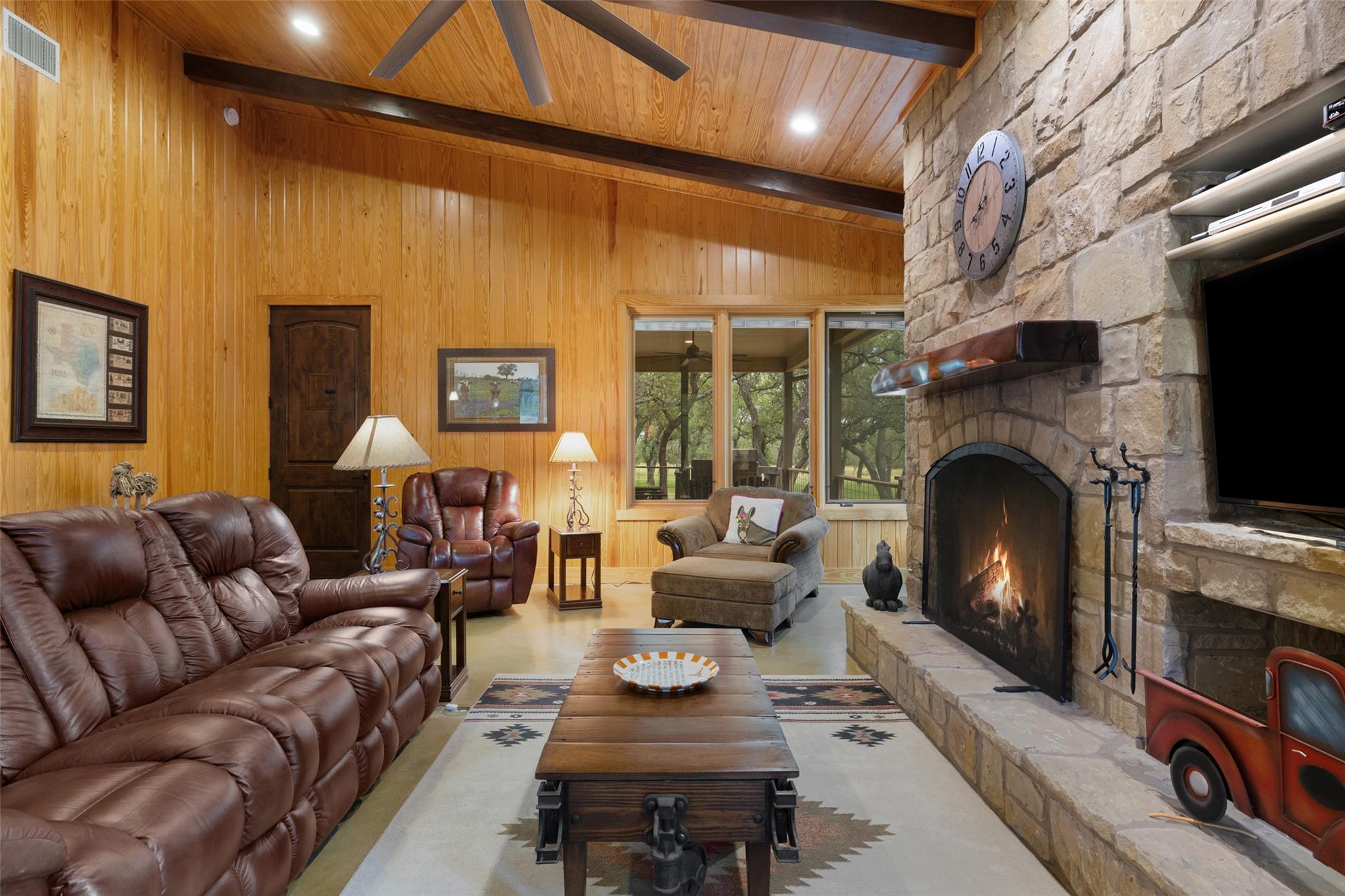 1291 Sandy Oaks Ranch Rd, Johnson City, TX 78636