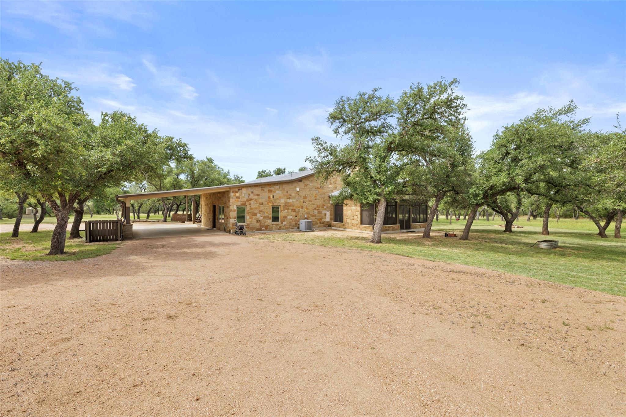 1291 Sandy Oaks Ranch Rd, Johnson City, TX 78636