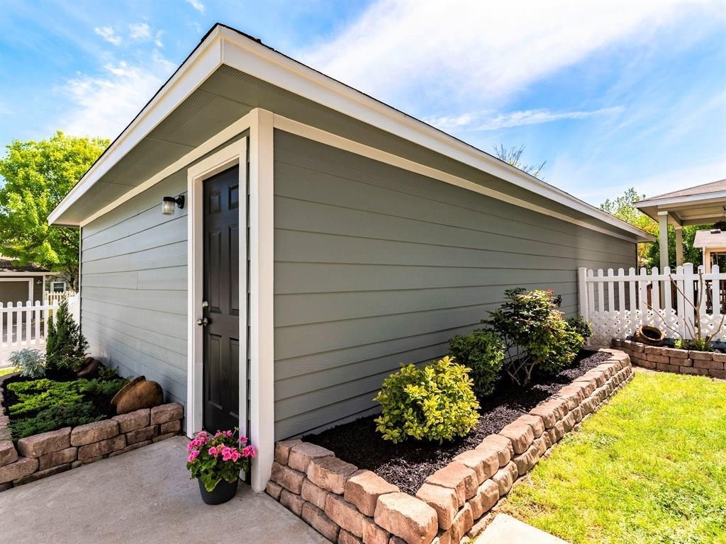 279 Cleveland St, Kyle, TX 78640